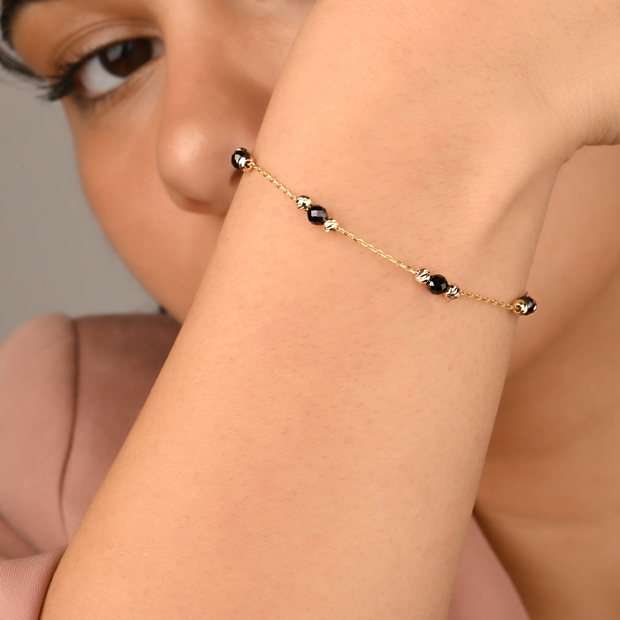 Boncuklu Dorica Bileklik