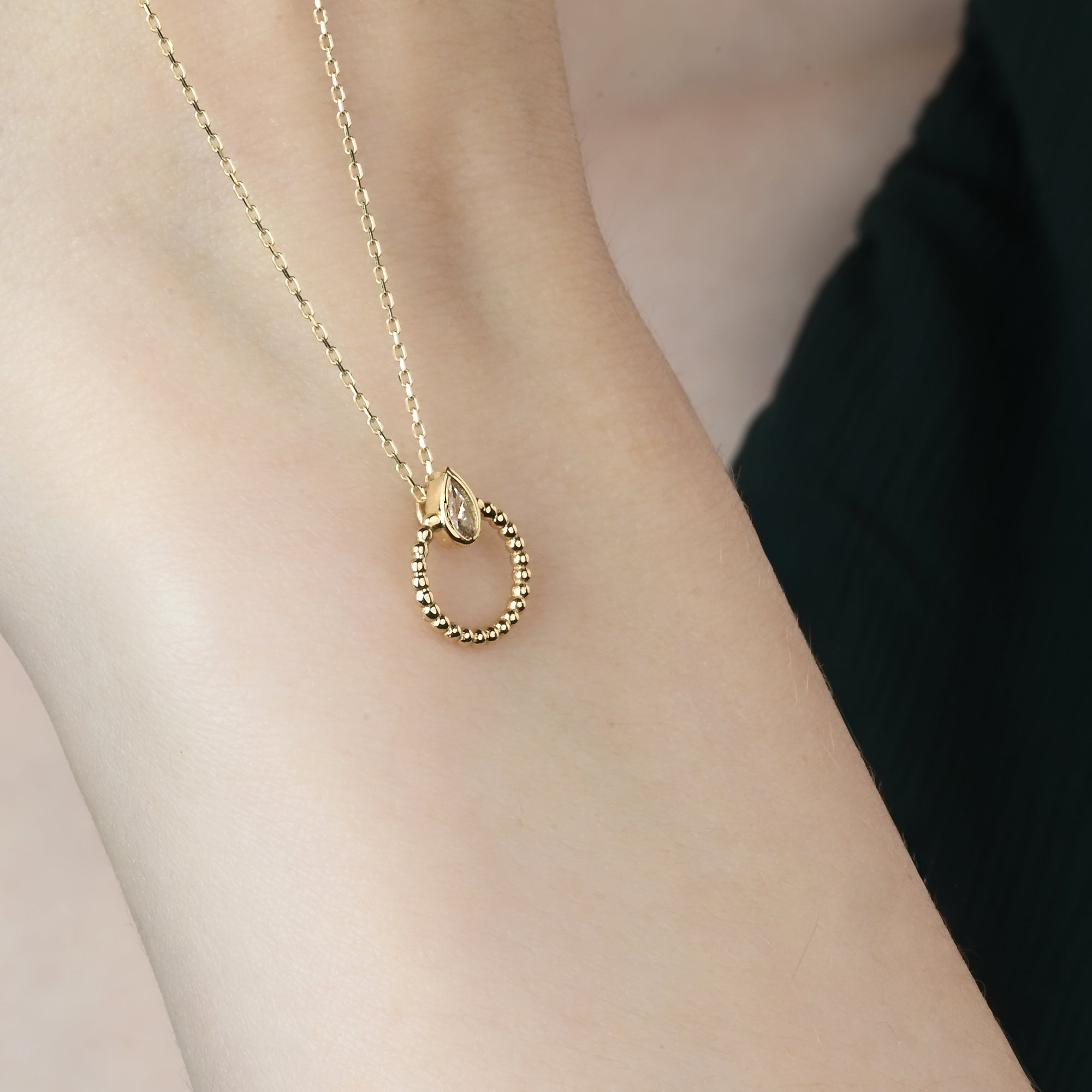 Mutluluk Çemberi Damla Kolye