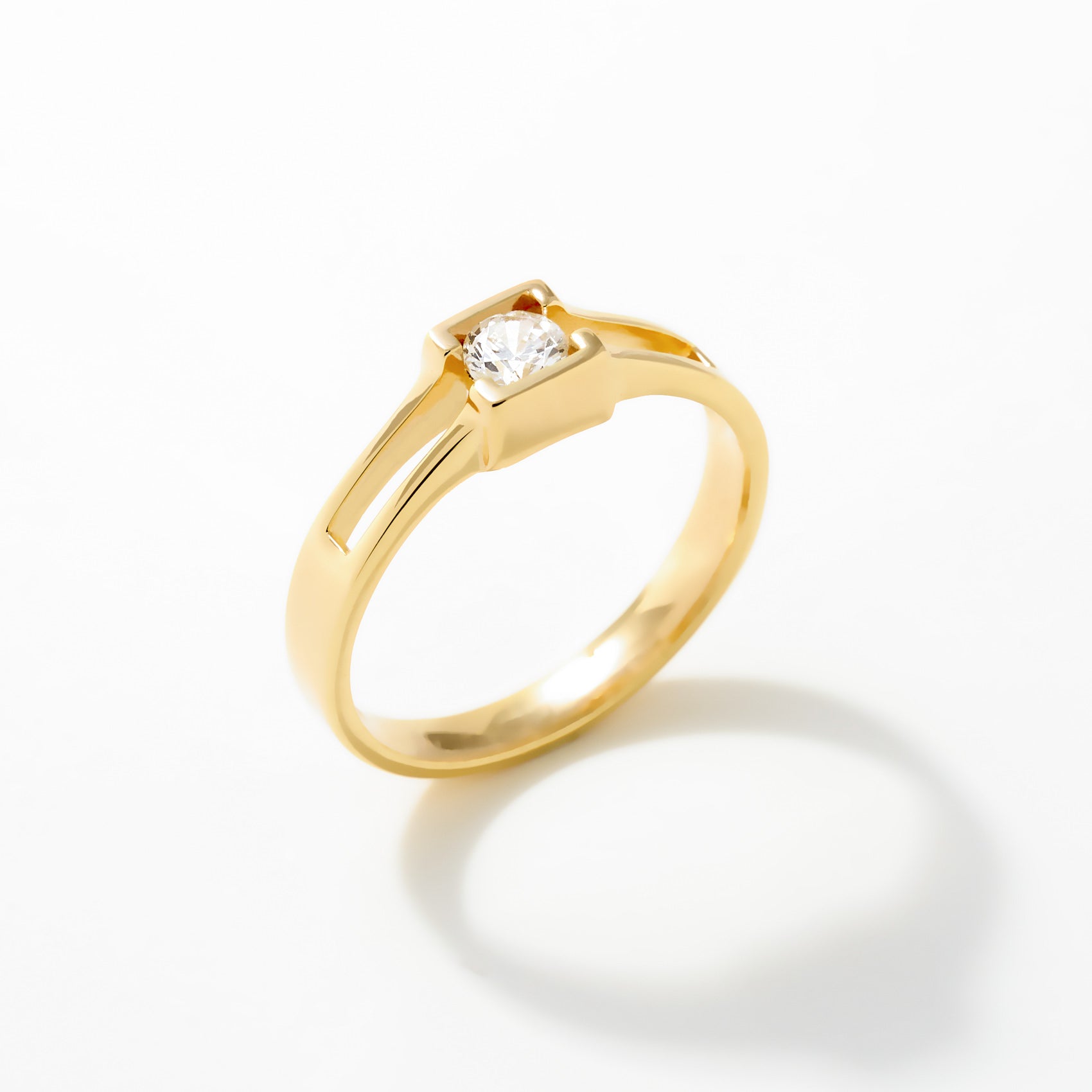 Nebula Tektaş Yüzük