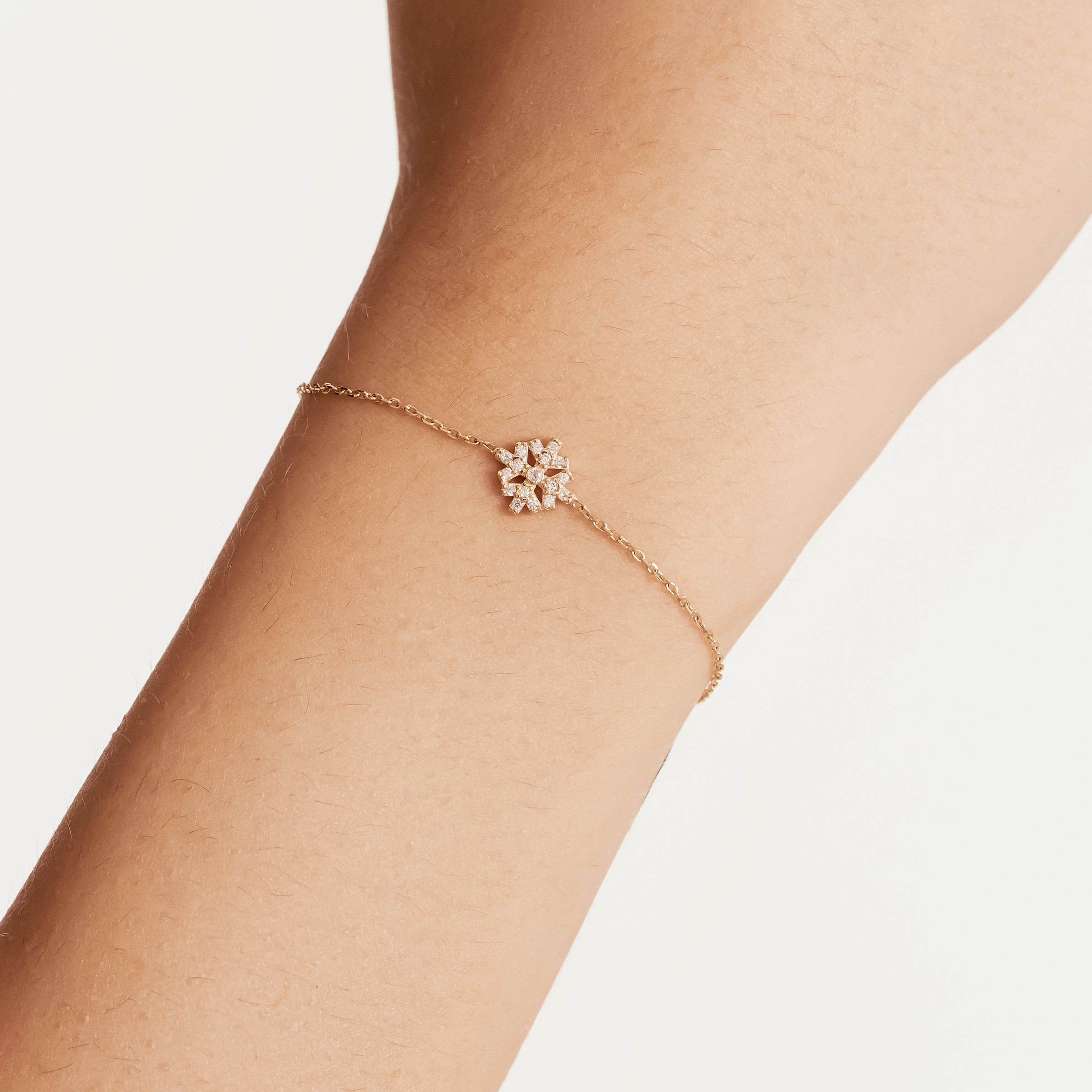 Kar Tanesi Altın Bileklik