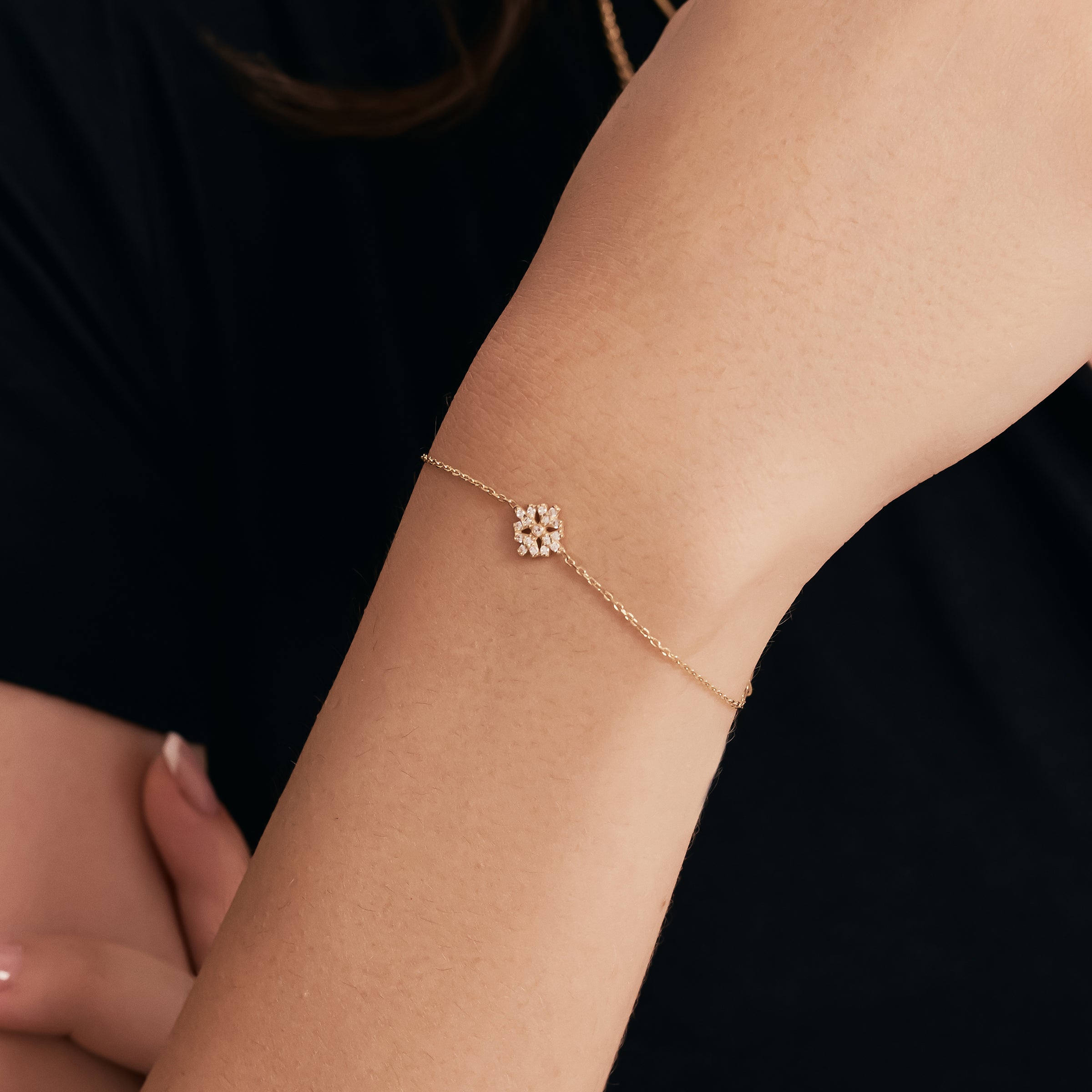 Kar Tanesi Altın Bileklik