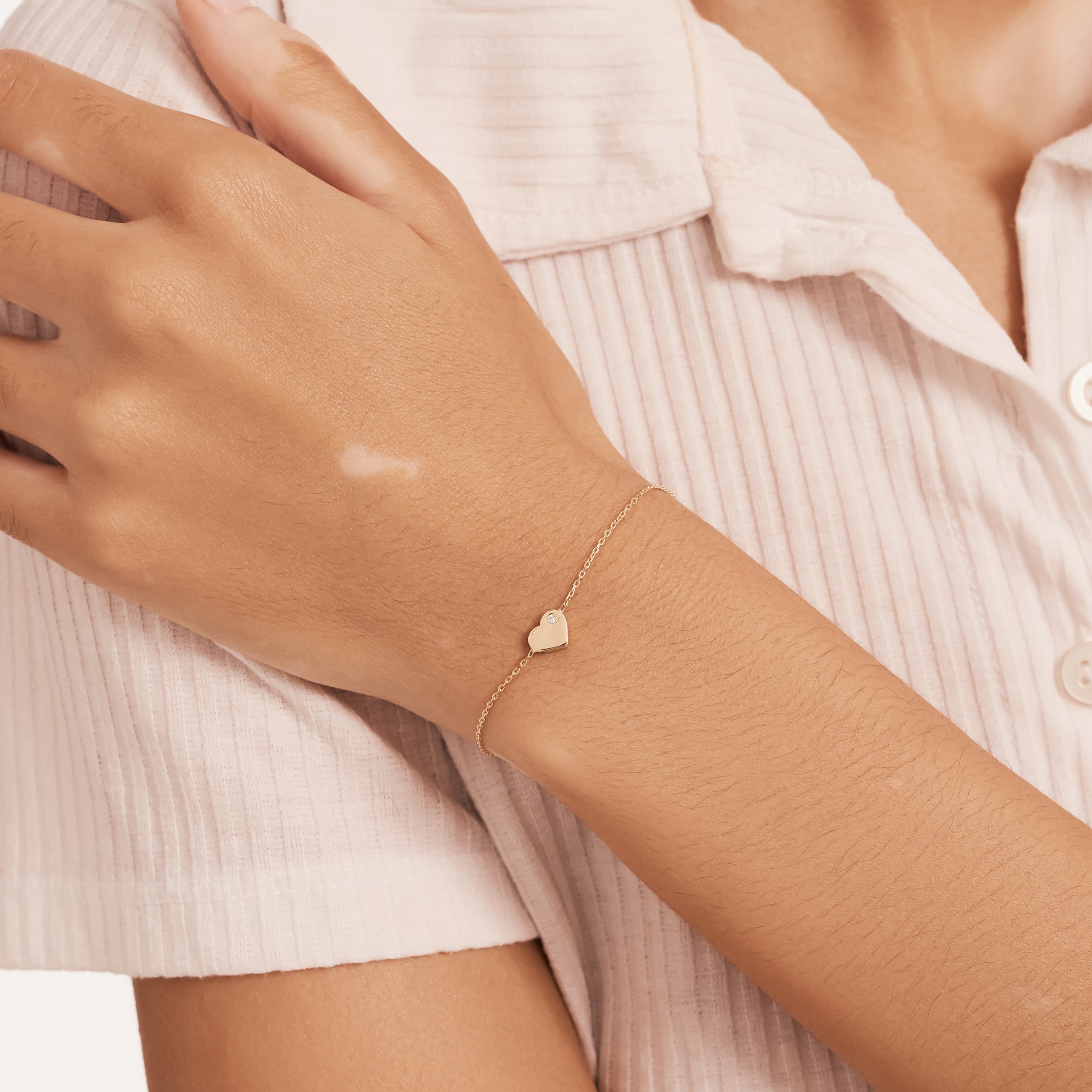 Kalpli Minimal Altın Bileklik