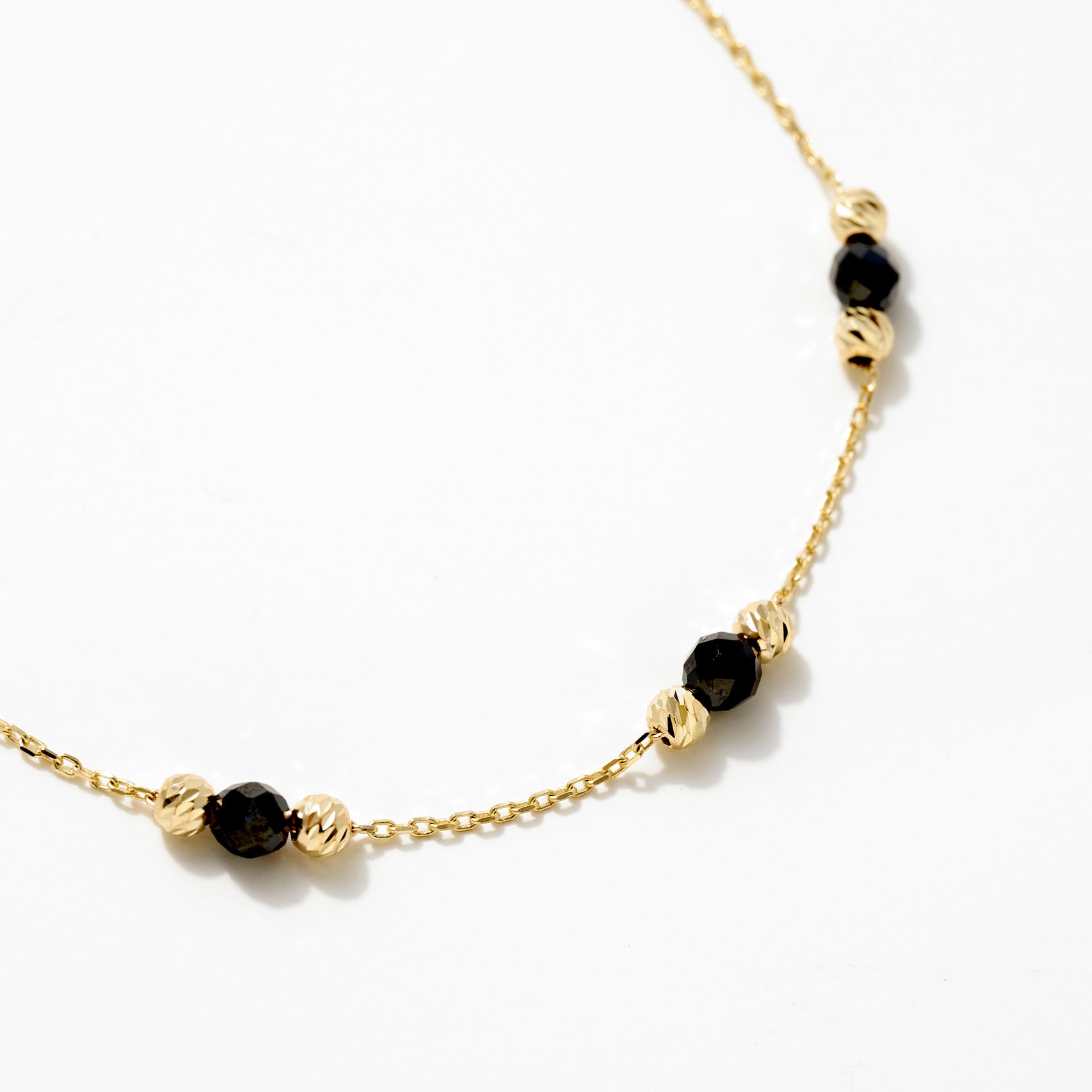 Boncuklu Dorica Bileklik