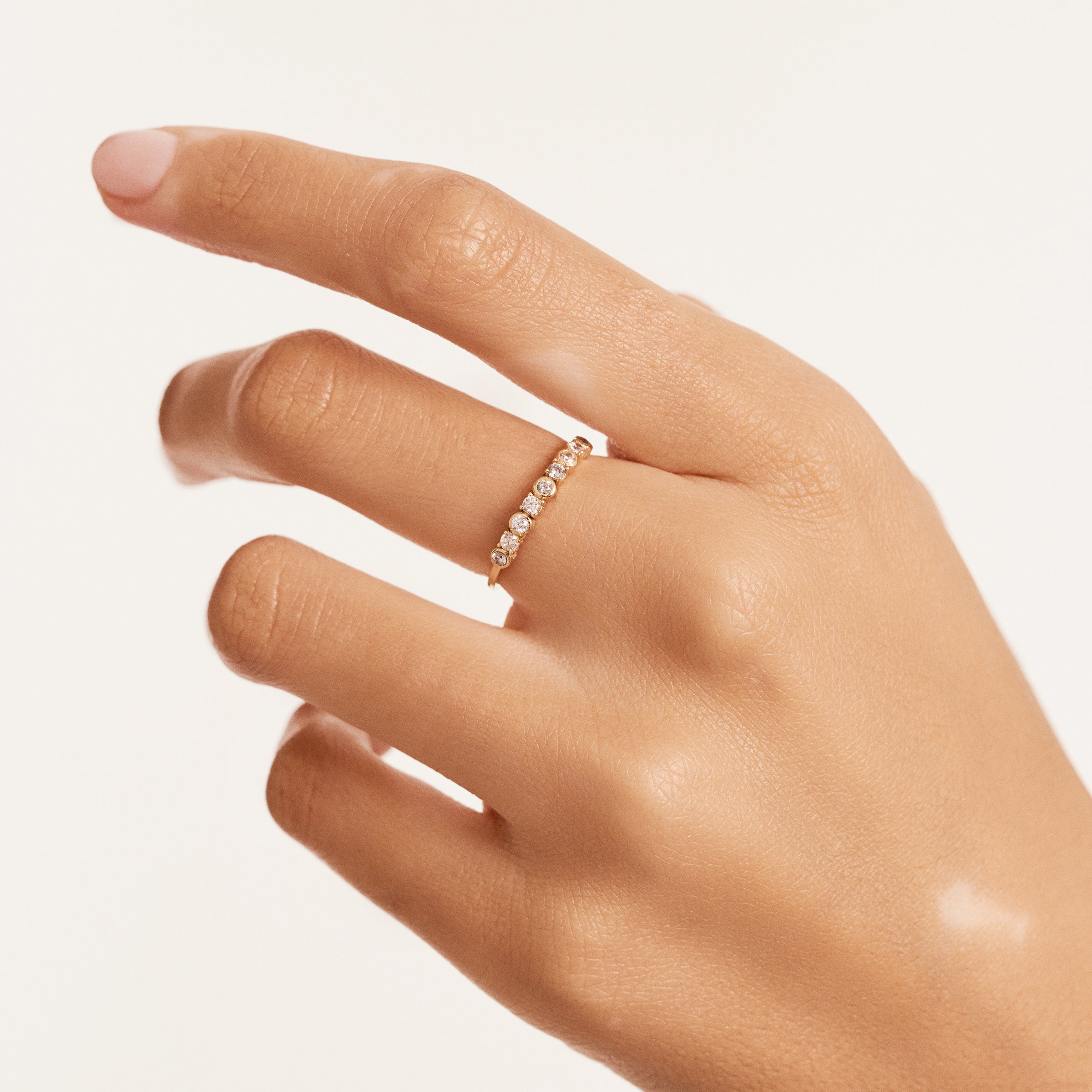 Sıra Taşlı Altın Yüzük