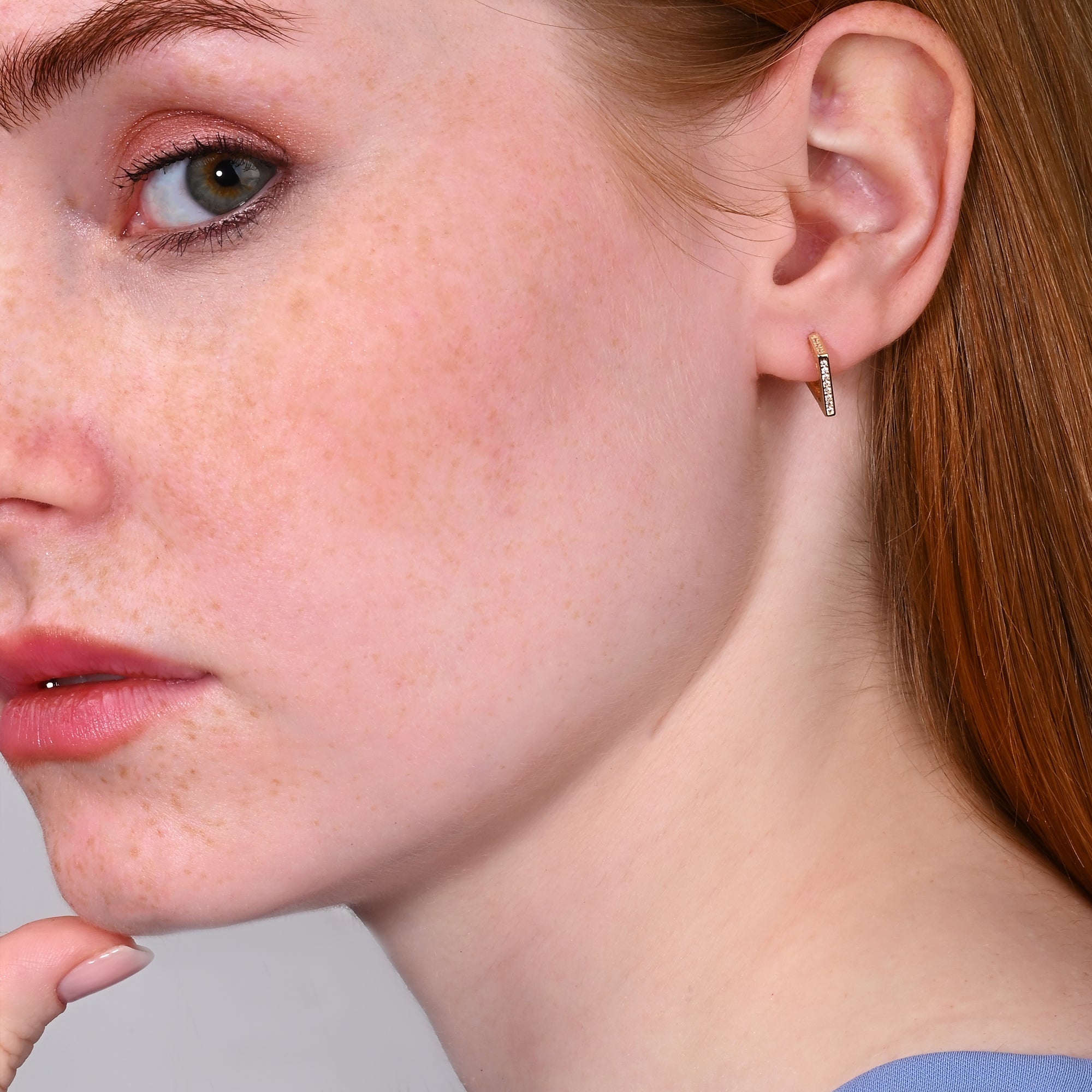 Taşlı Mini Elmas Kesim Küpe