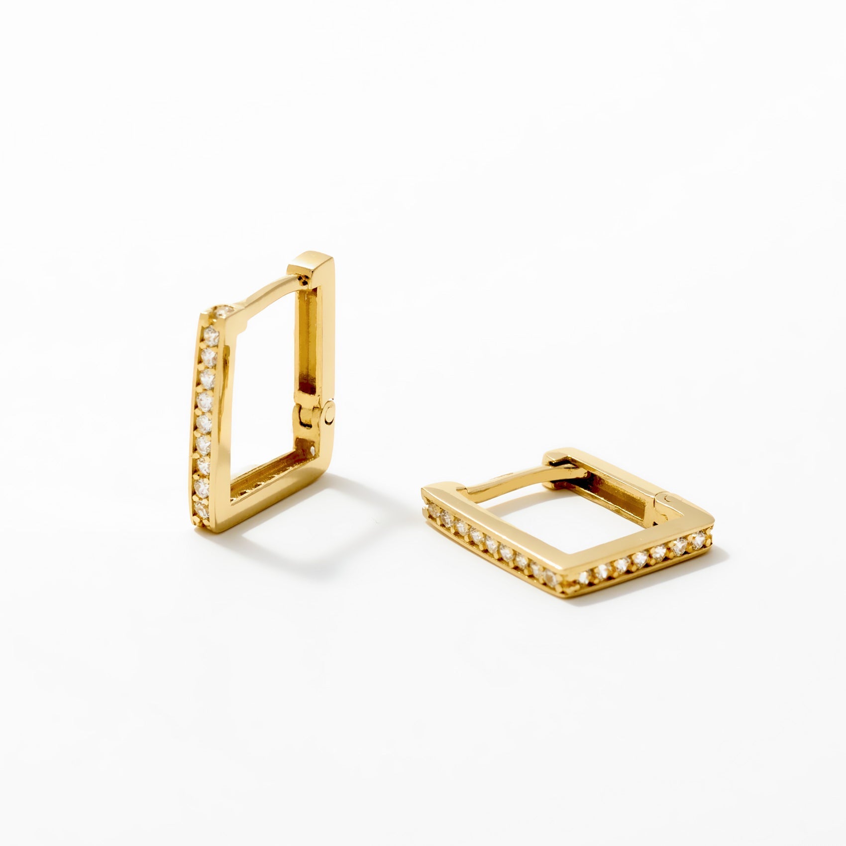 Taşlı Kare Blok Küpe