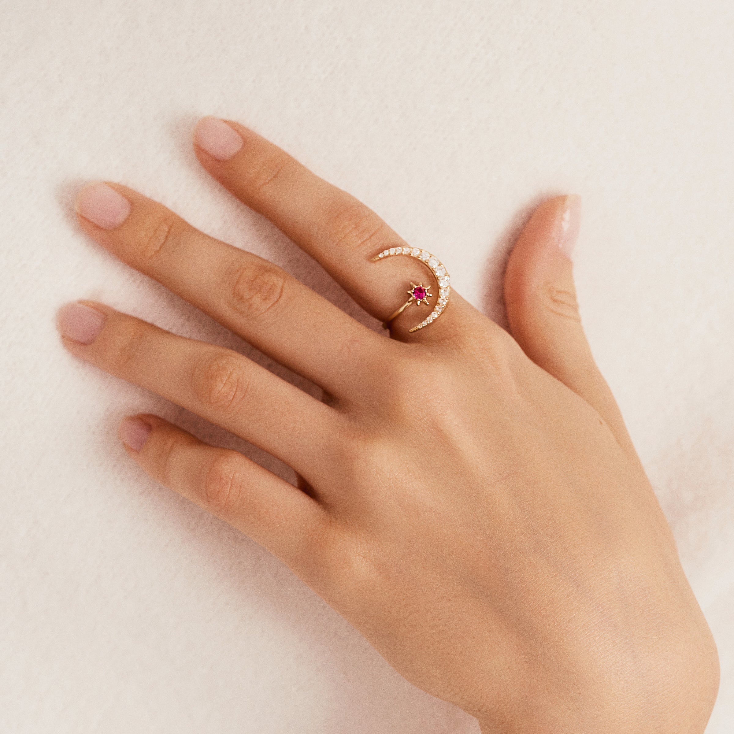 Ay-Yıldız Ölçüsüz Tasarım Yüzük