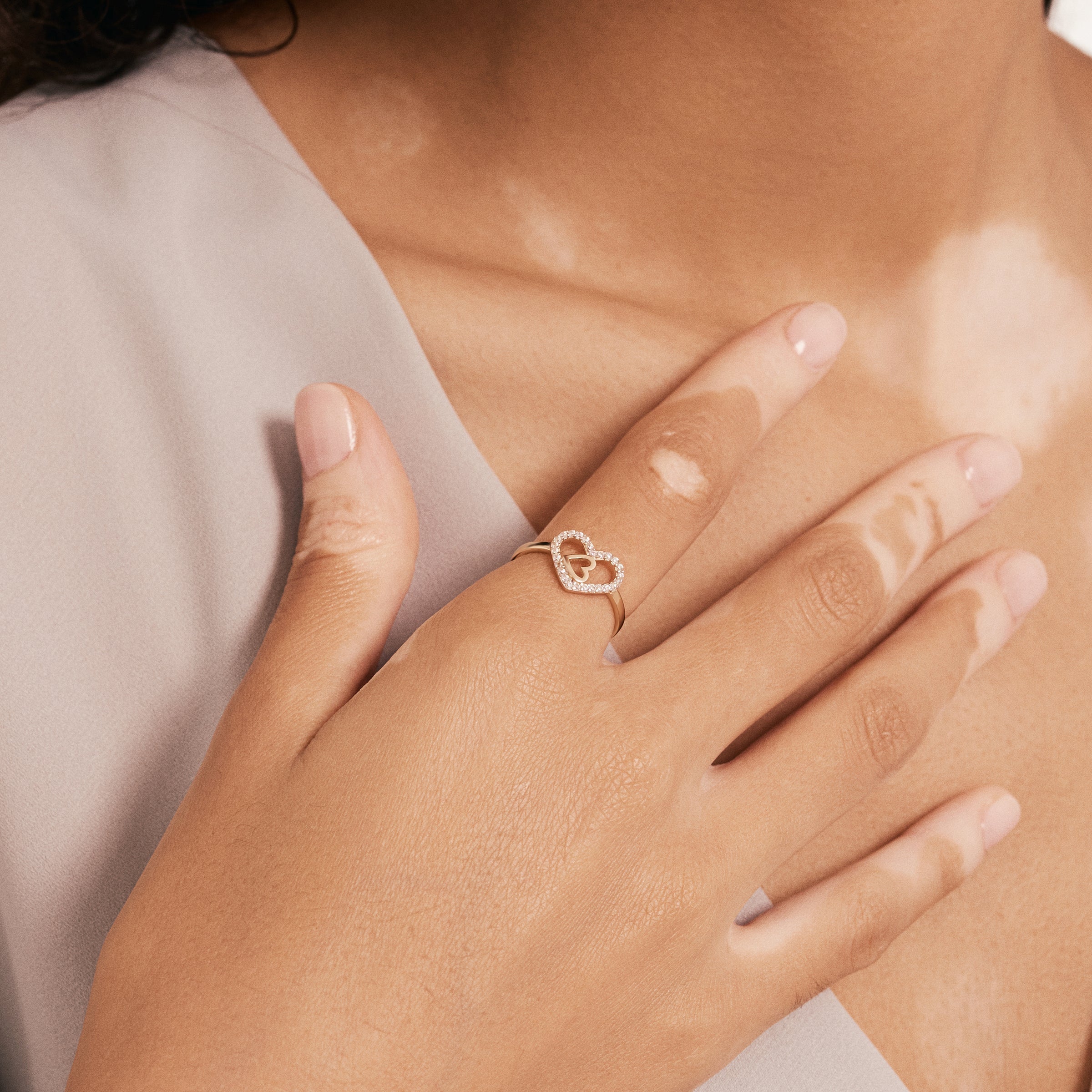 Kalpli Tasarım Altın Yüzük