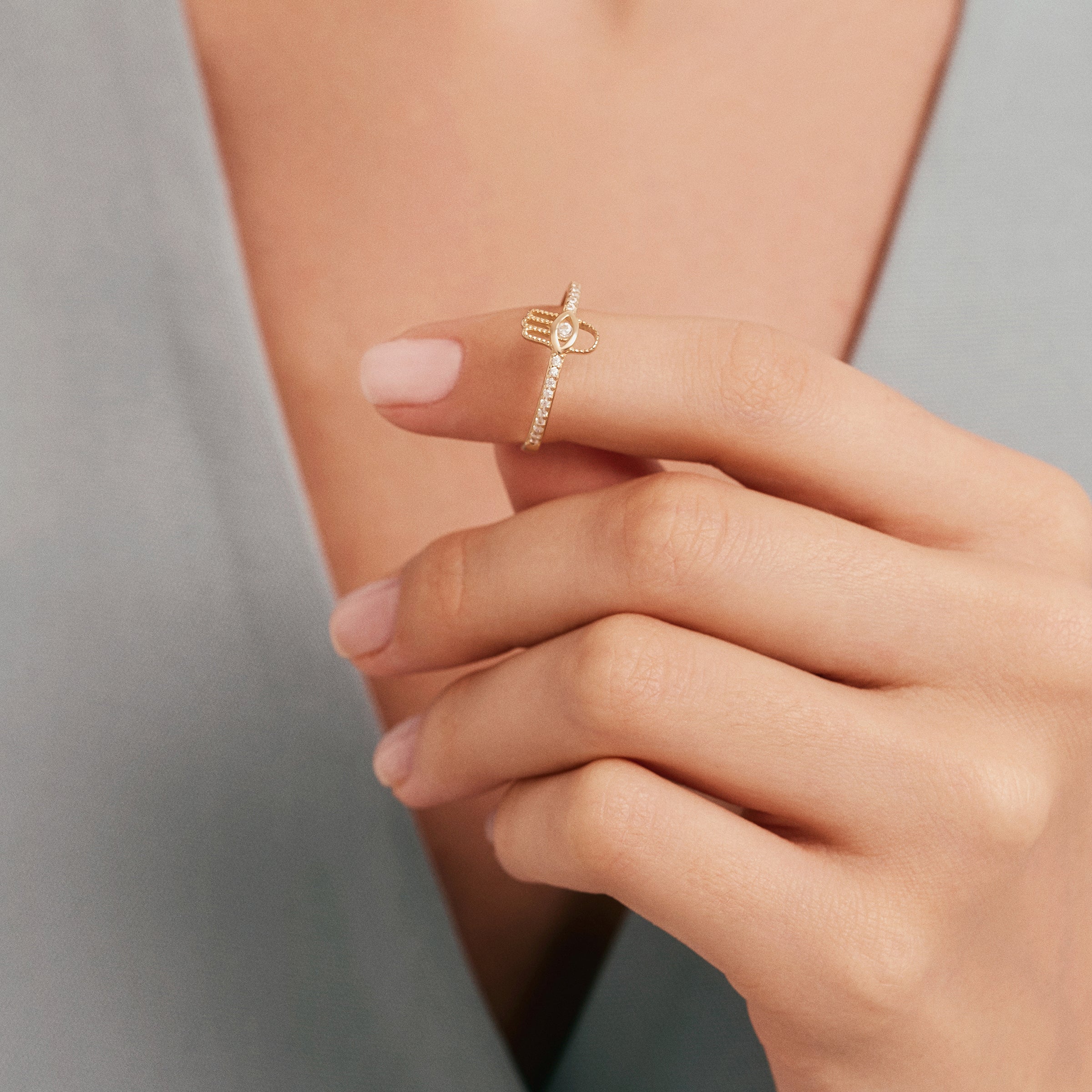 Fatma'nın Eli Taşlı Altın Yüzük