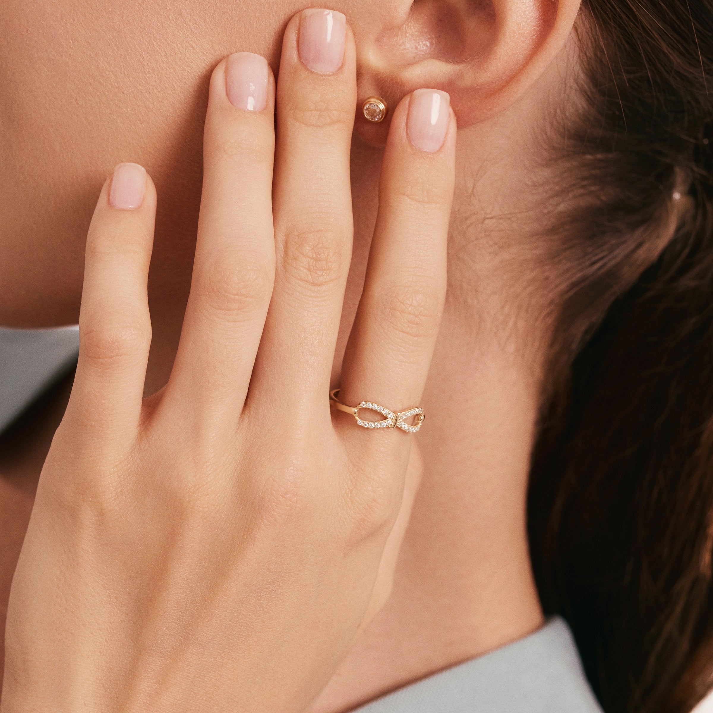 Sonsuzluk Taşlı Altın Yüzük