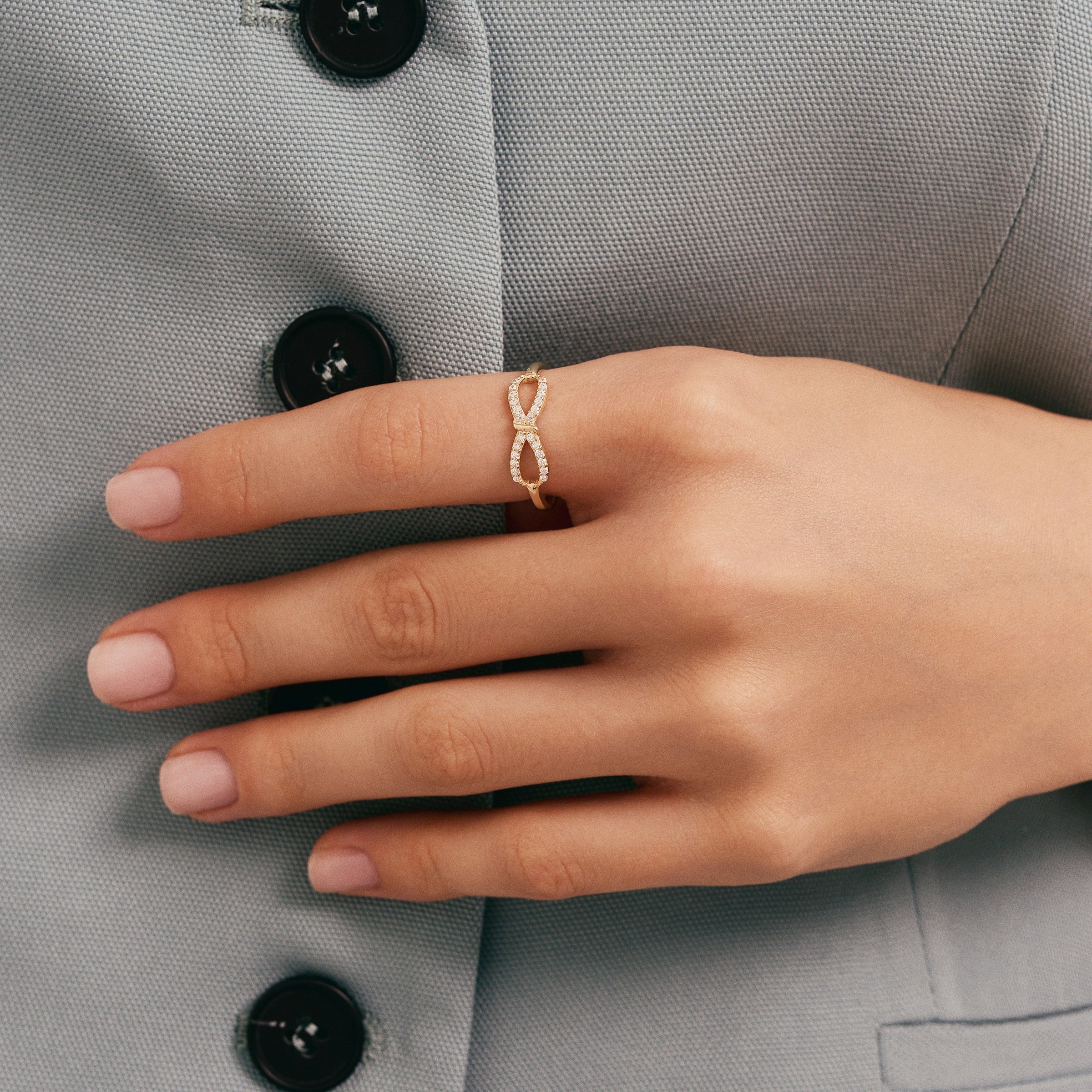 Sonsuzluk Taşlı Altın Yüzük