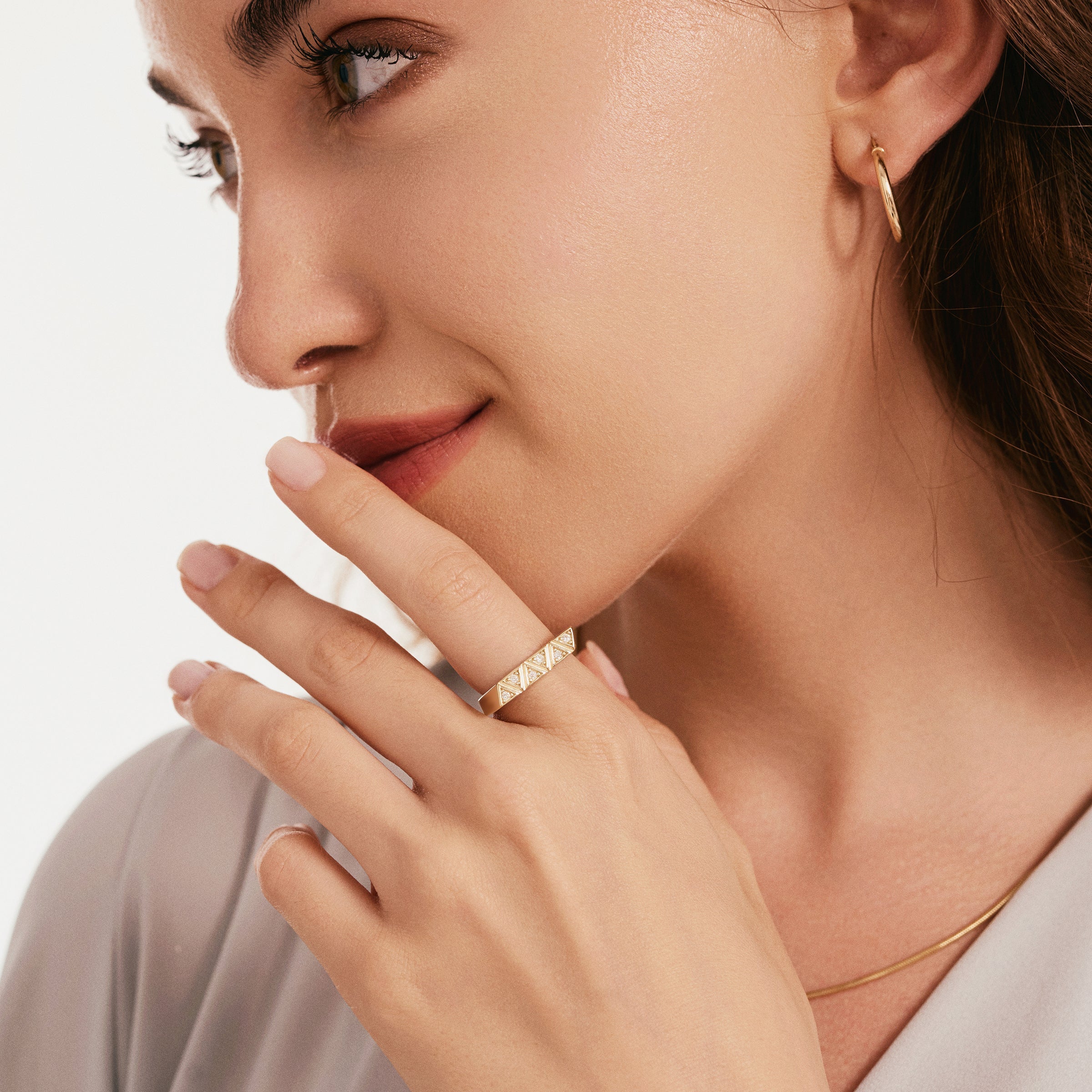 Minimalist Tasarım Altın Yüzük