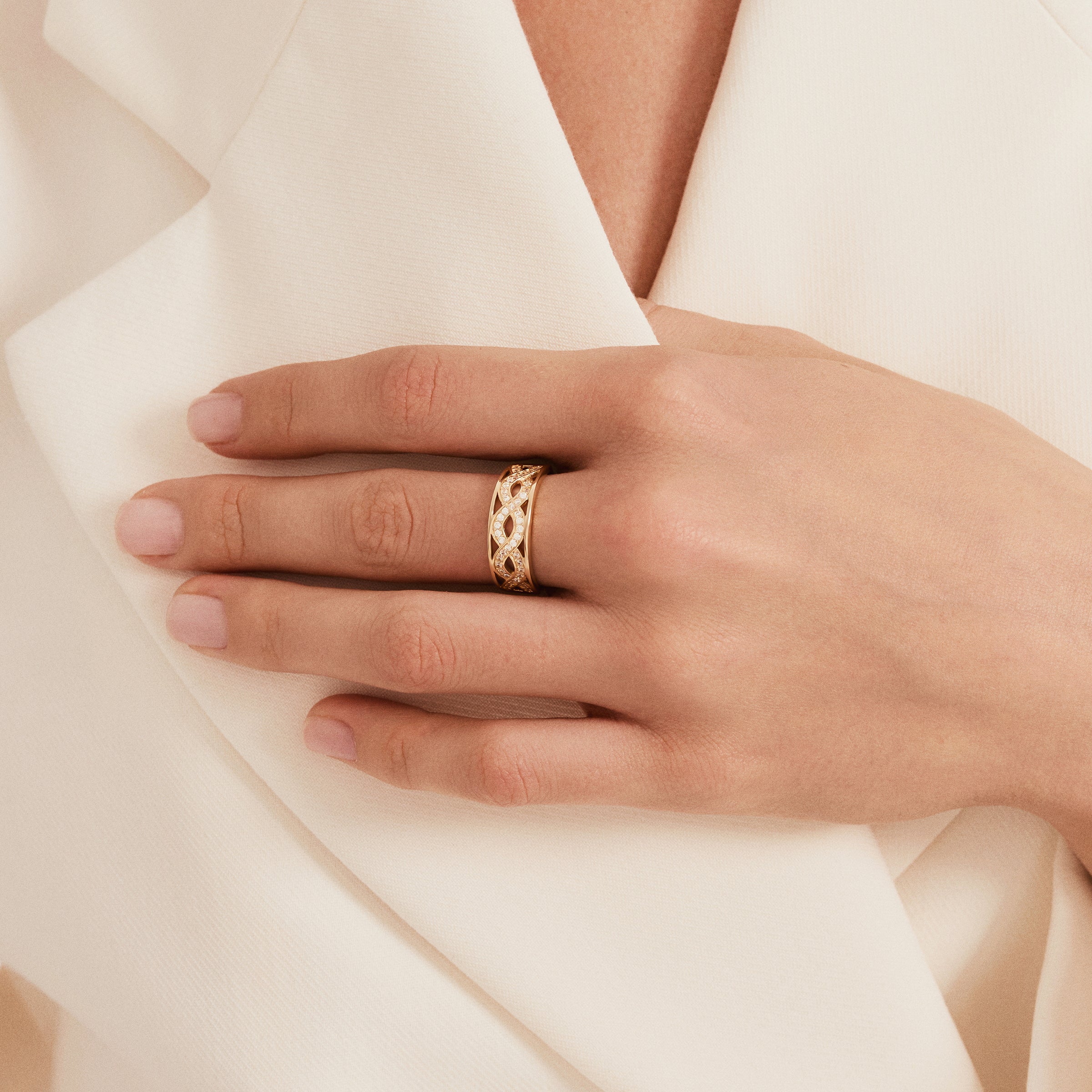 Örgü Motifli Taşlı Altın Yüzük