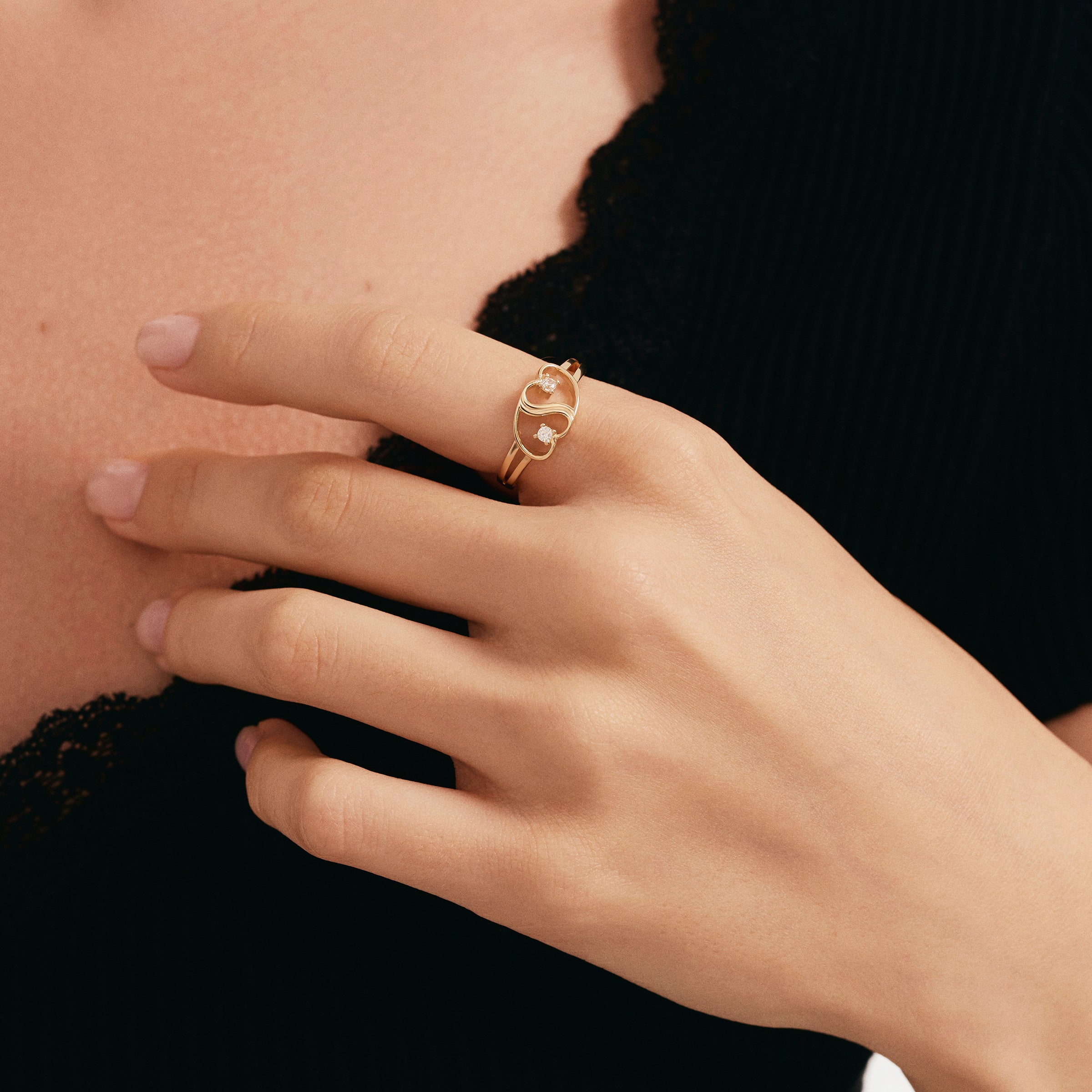 Çift Kalp Taşlı Altın Yüzük