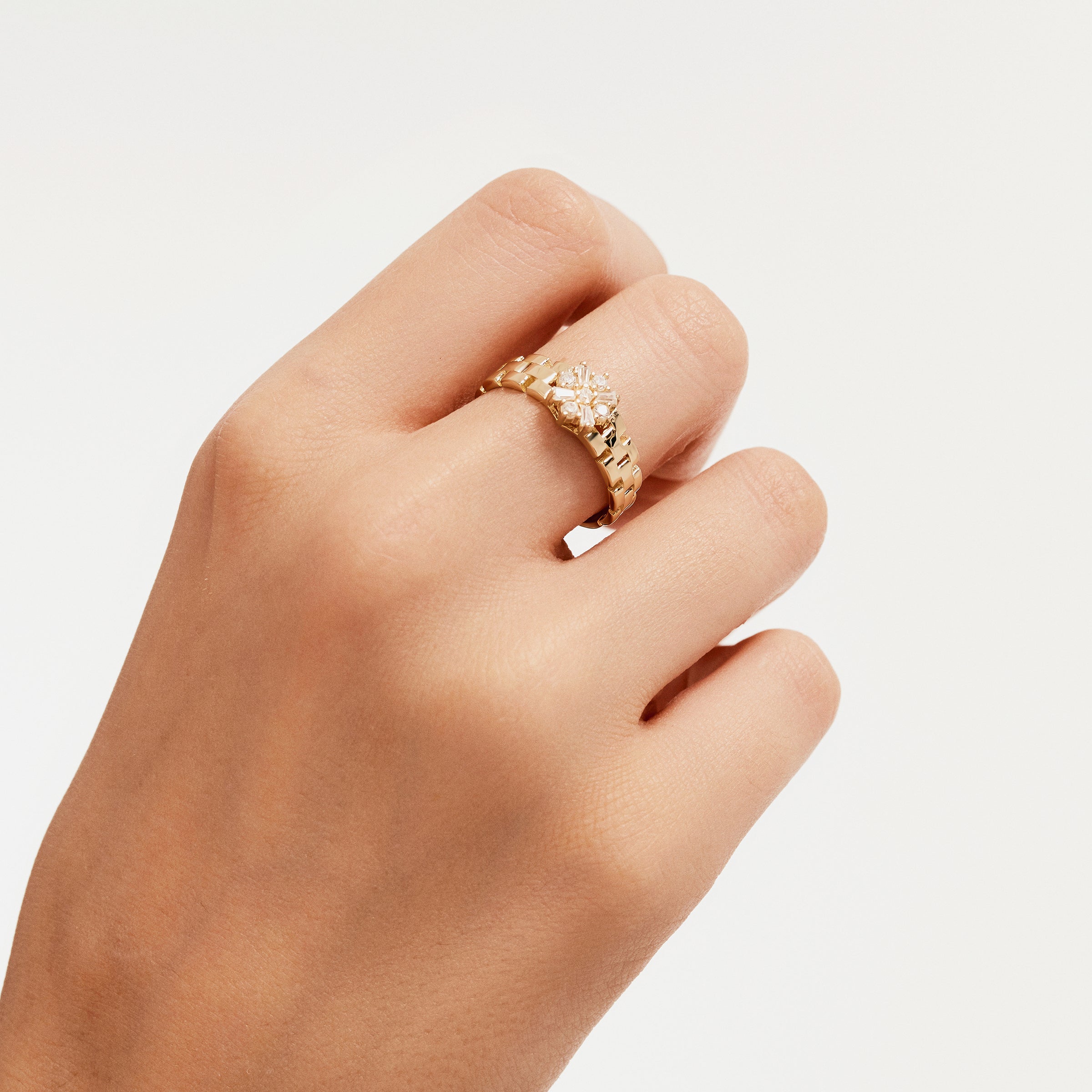 Elegant Çiçek Altın Yüzük