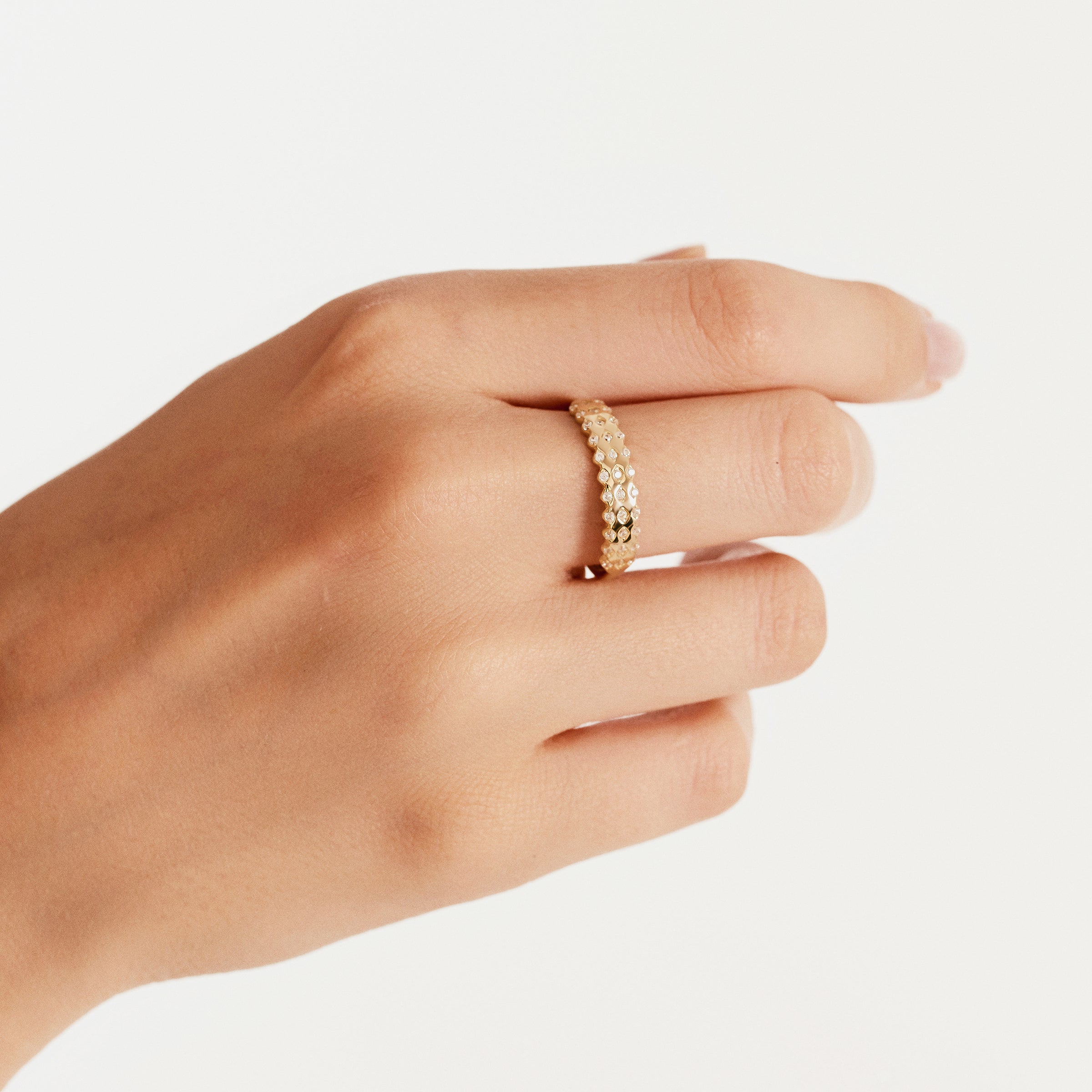 Sıralı Taşlı Altın Yüzük