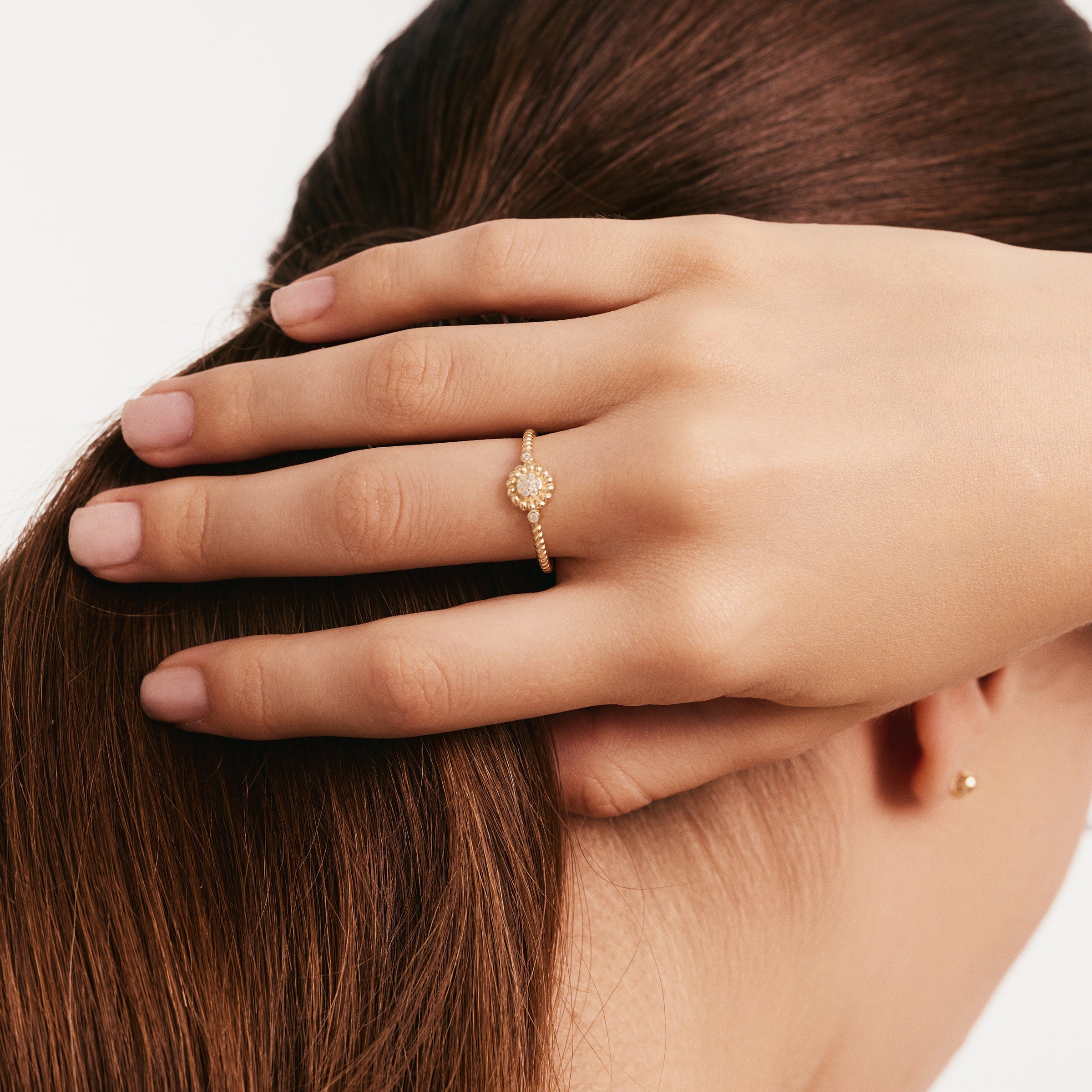 Burgulu Çiçek Altın Yüzük