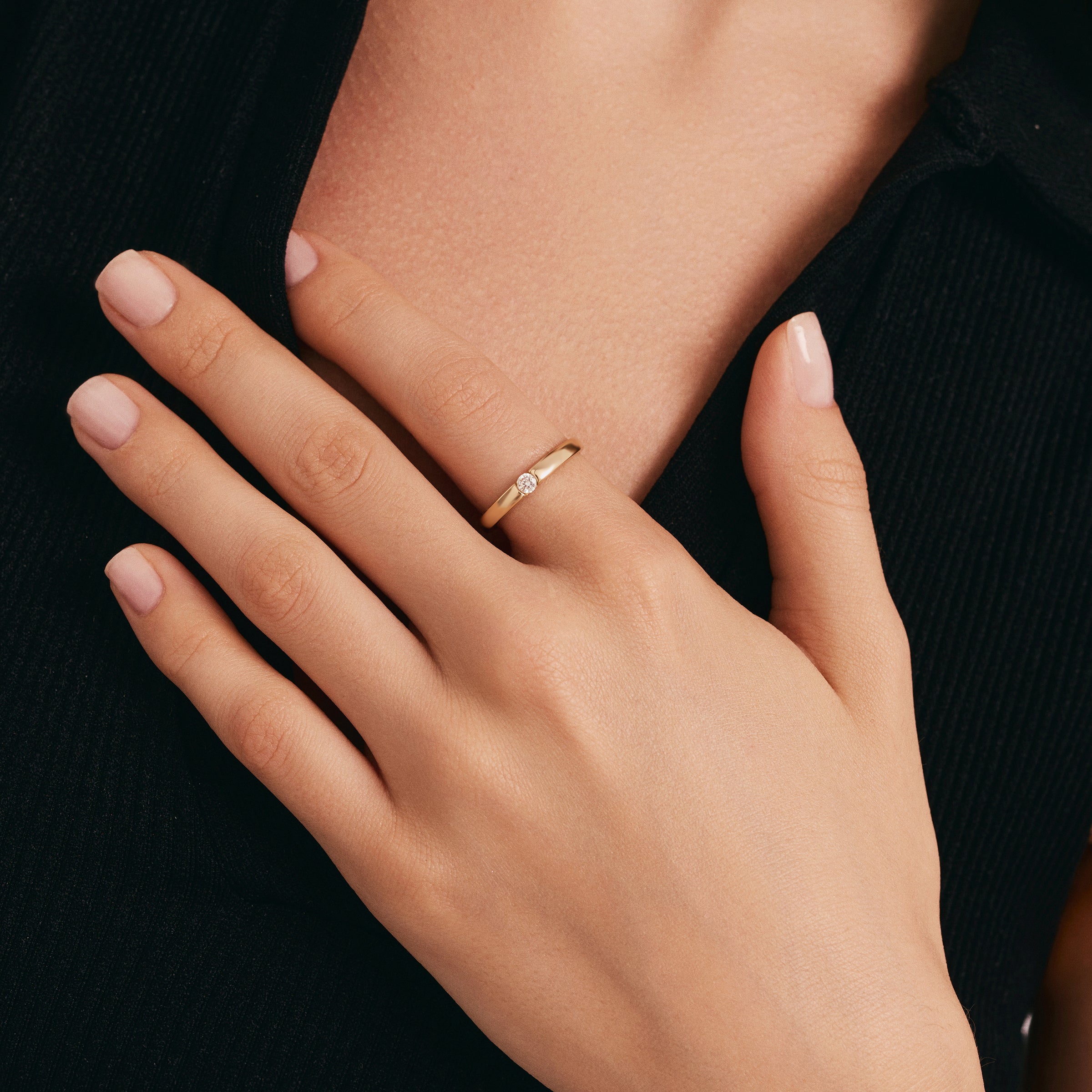 Mini Tek Taşlı Altın Alyans