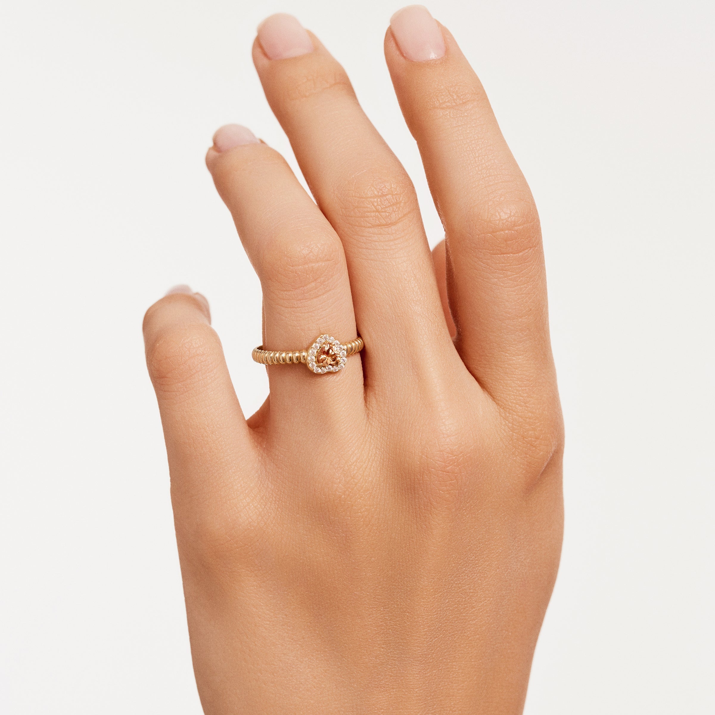 Kalp Taşlı Burgu Altın Yüzük