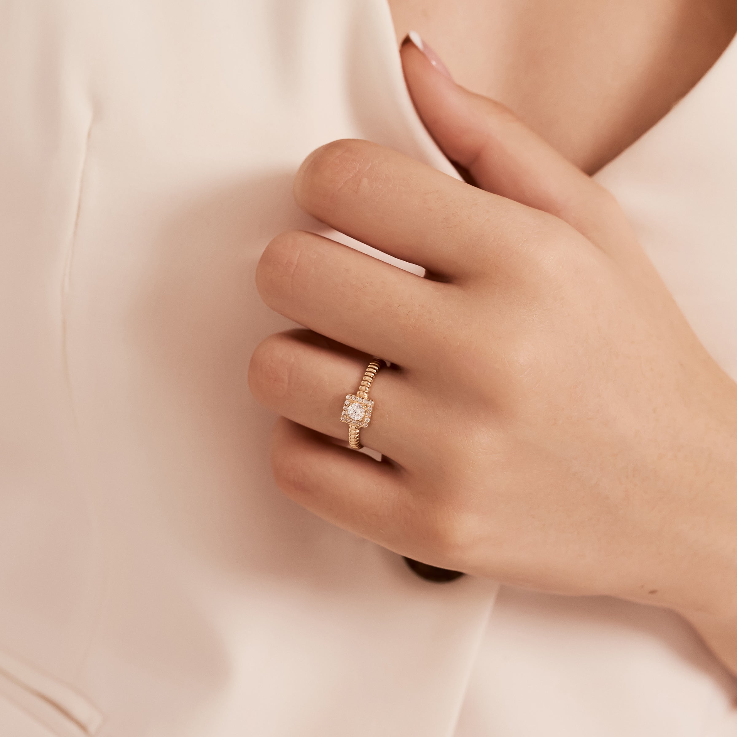 Tektaş Minimalist Altın Yüzük