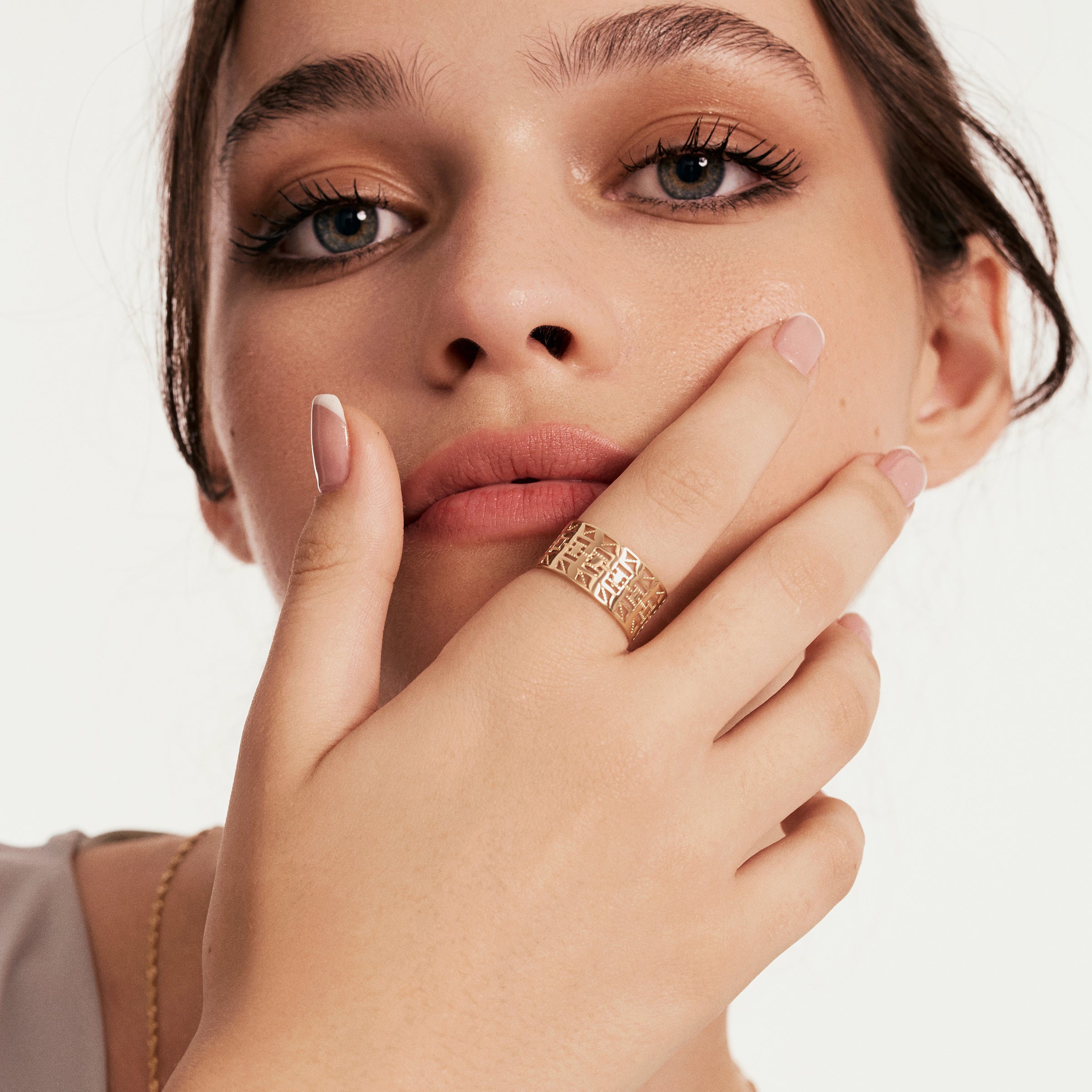 Motifli Altın Yüzük