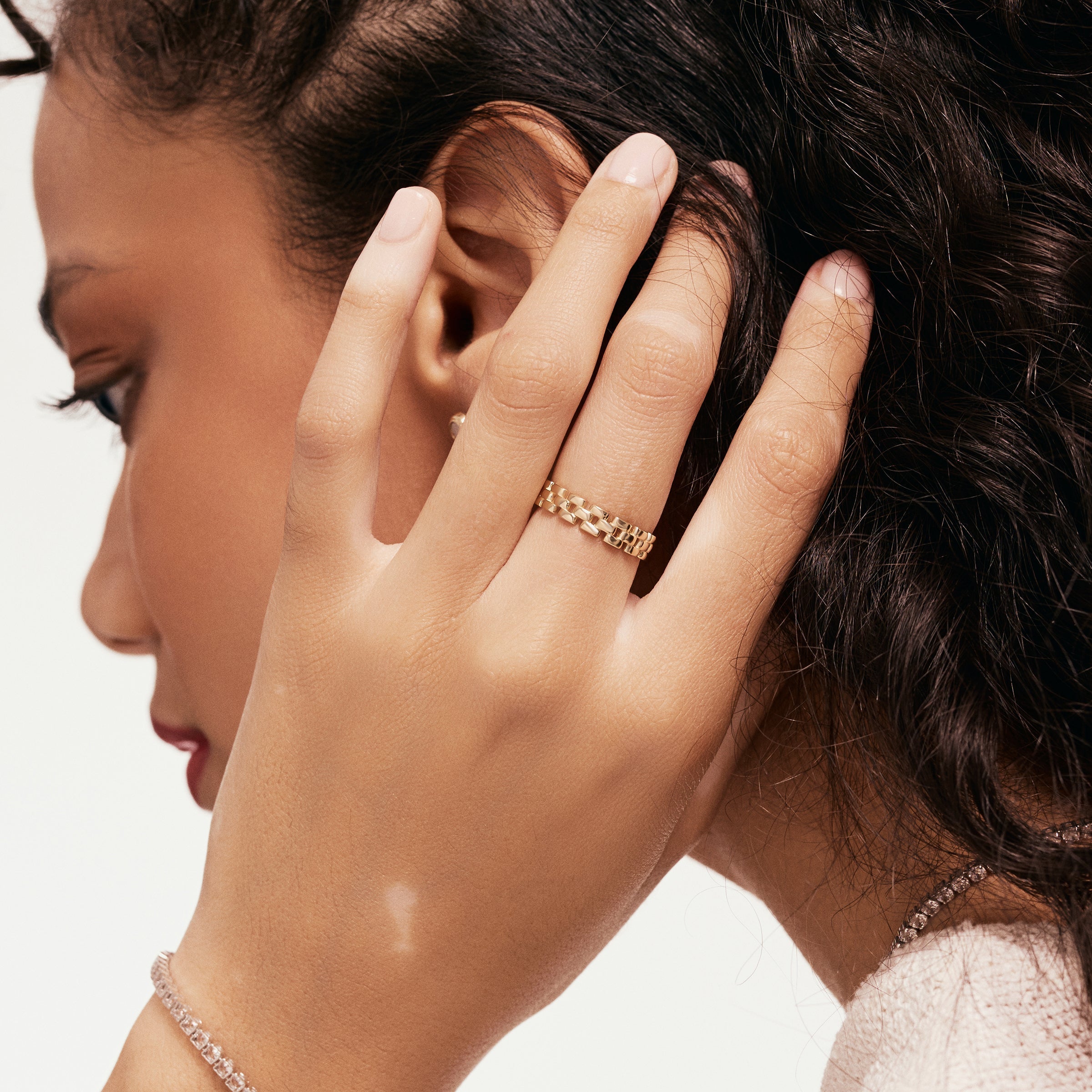 Zincir Desenli Altın Yüzük