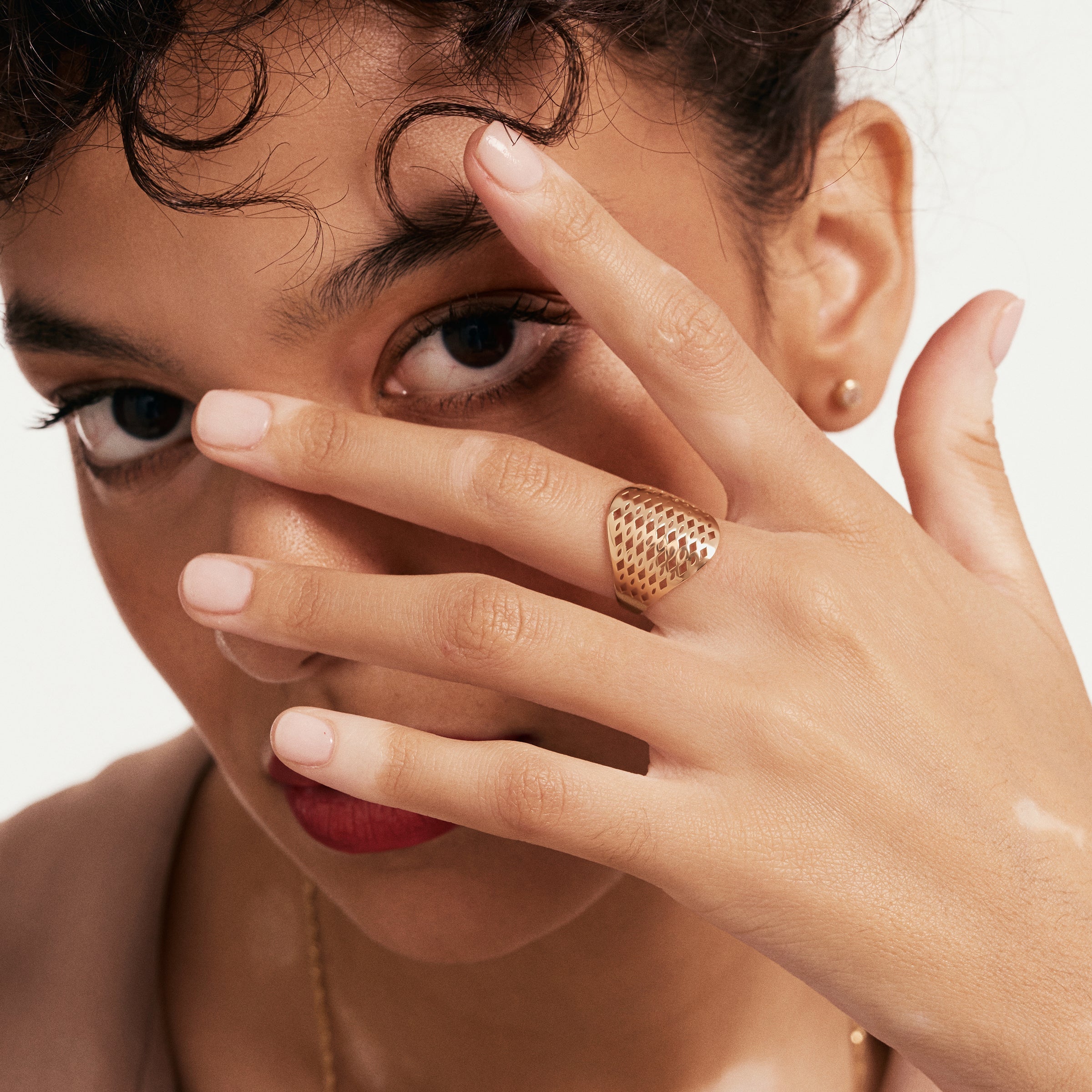 Desenli Tasarım Altın Yüzük