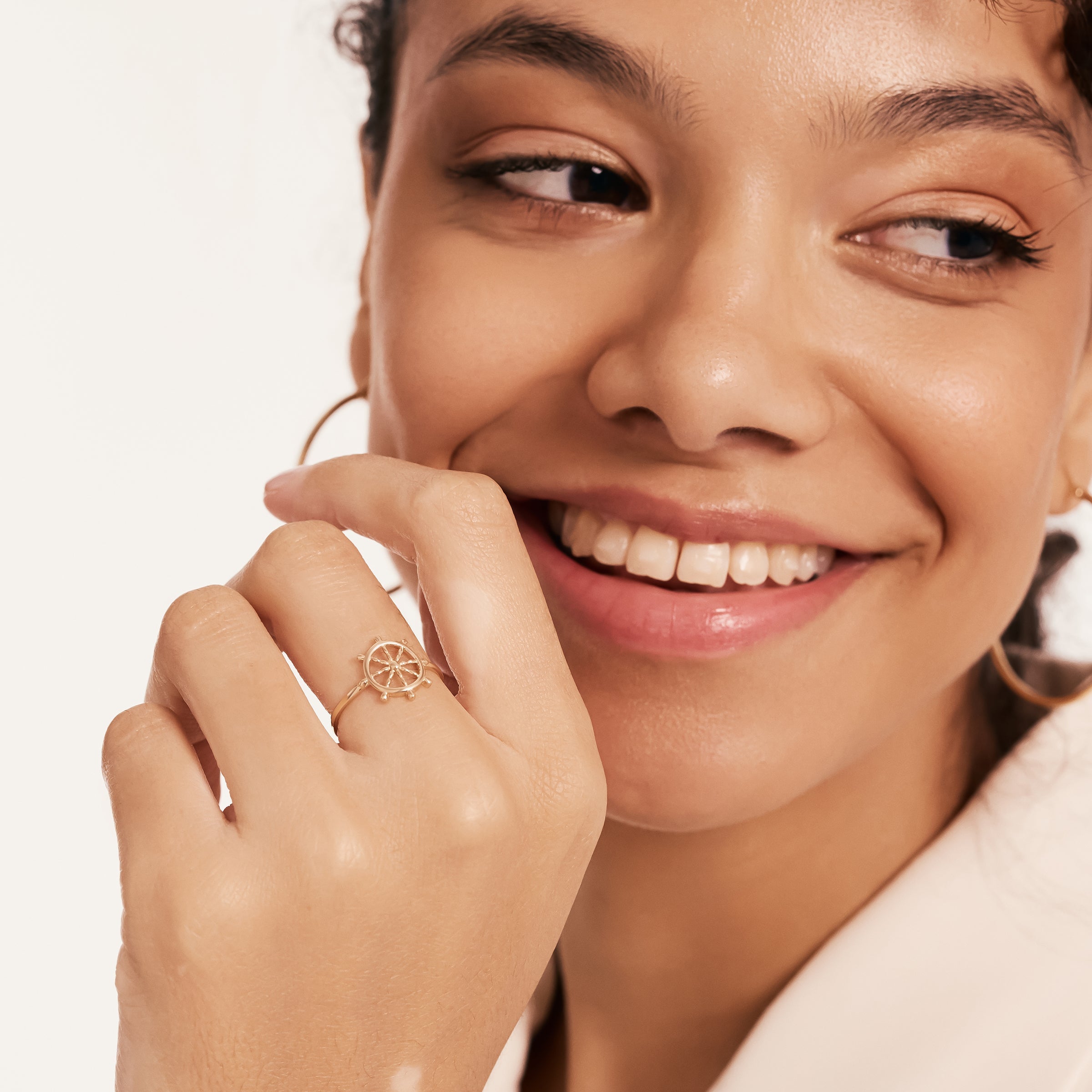 Gemici Figürlü Altın Yüzük