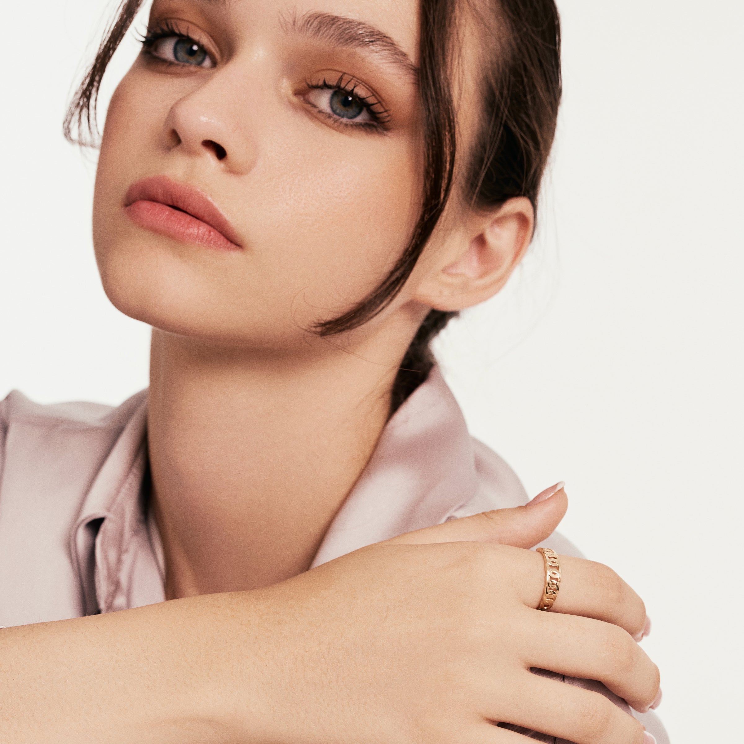 Zincir Desenli Altın Yüzük