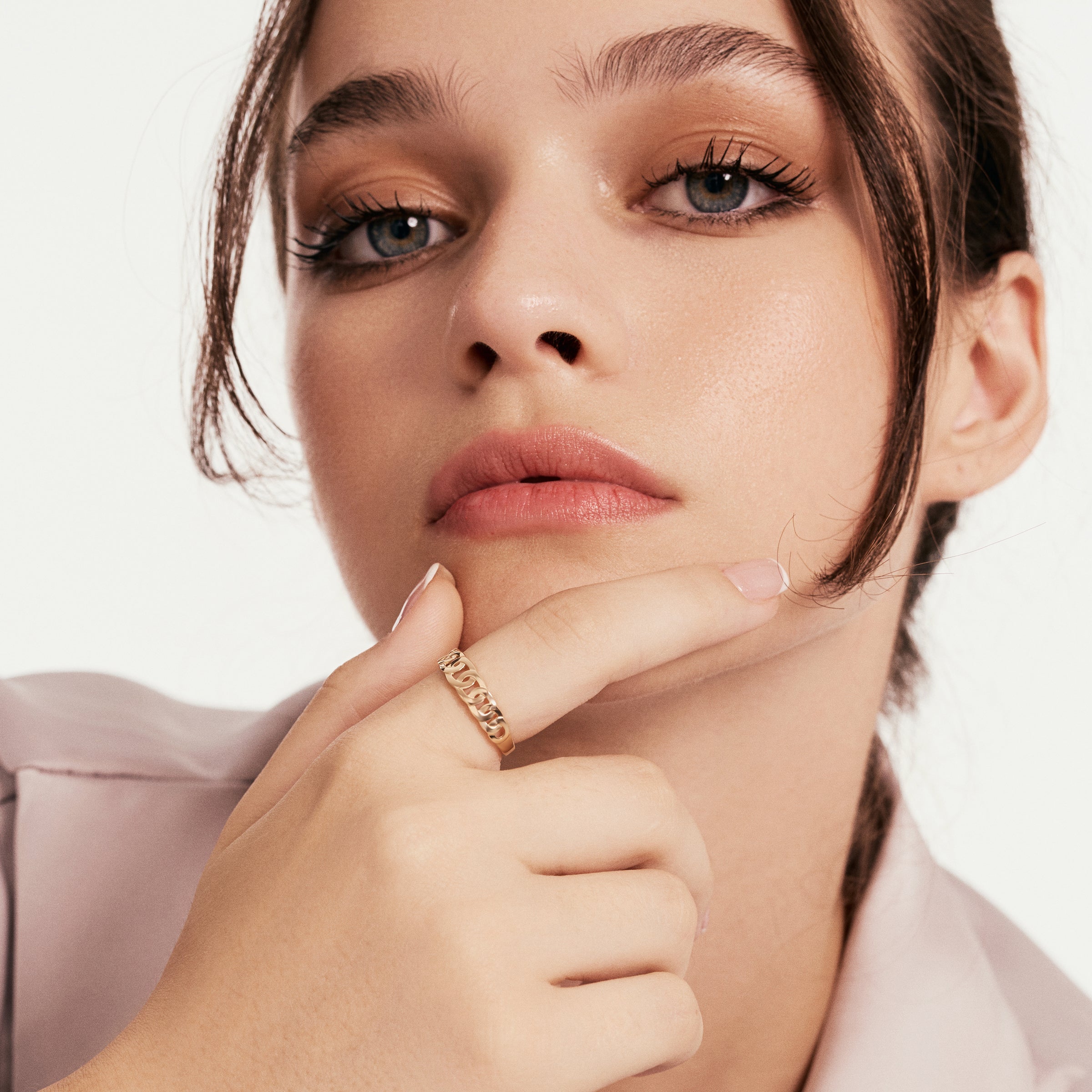 Zincir Desenli Altın Yüzük