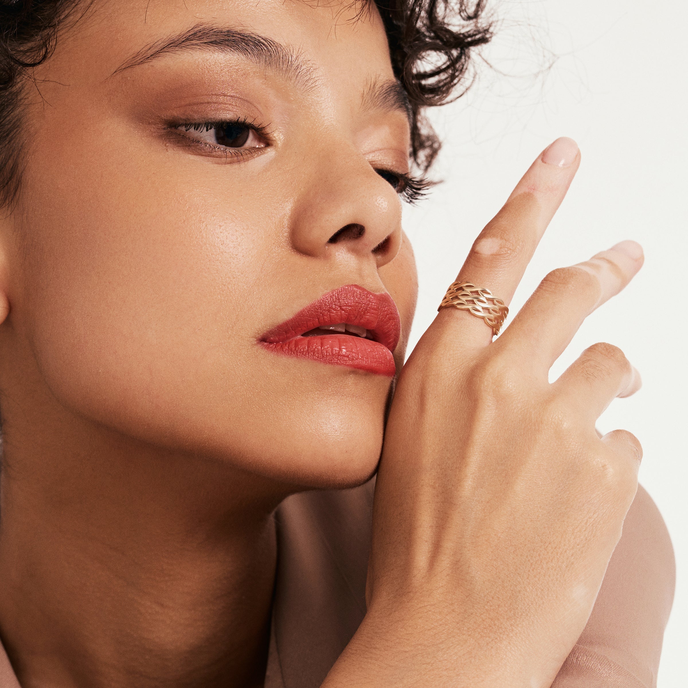 Örgü Motifli Altın Tasarım Yüzük