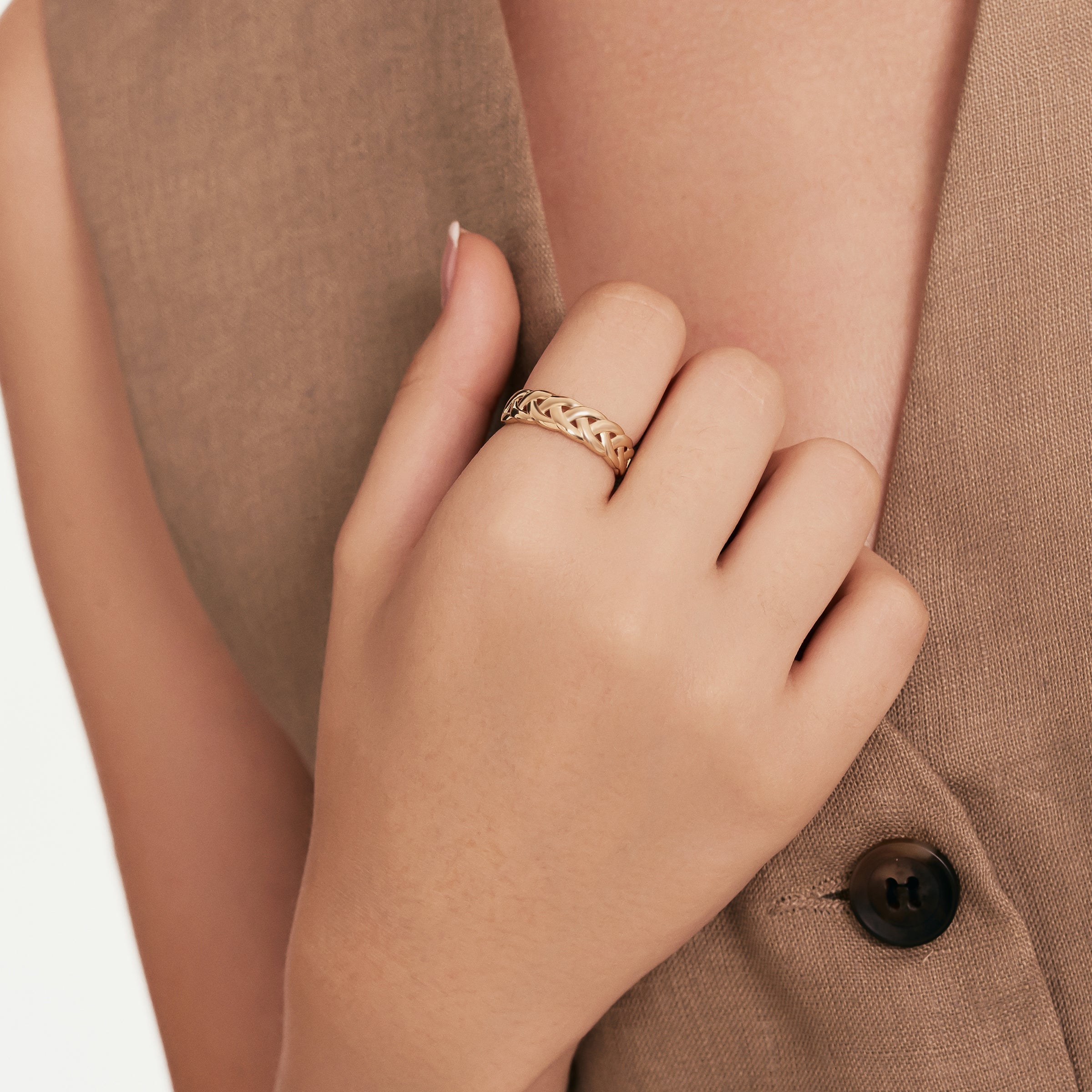 Örgü Desenli Altın Yüzük