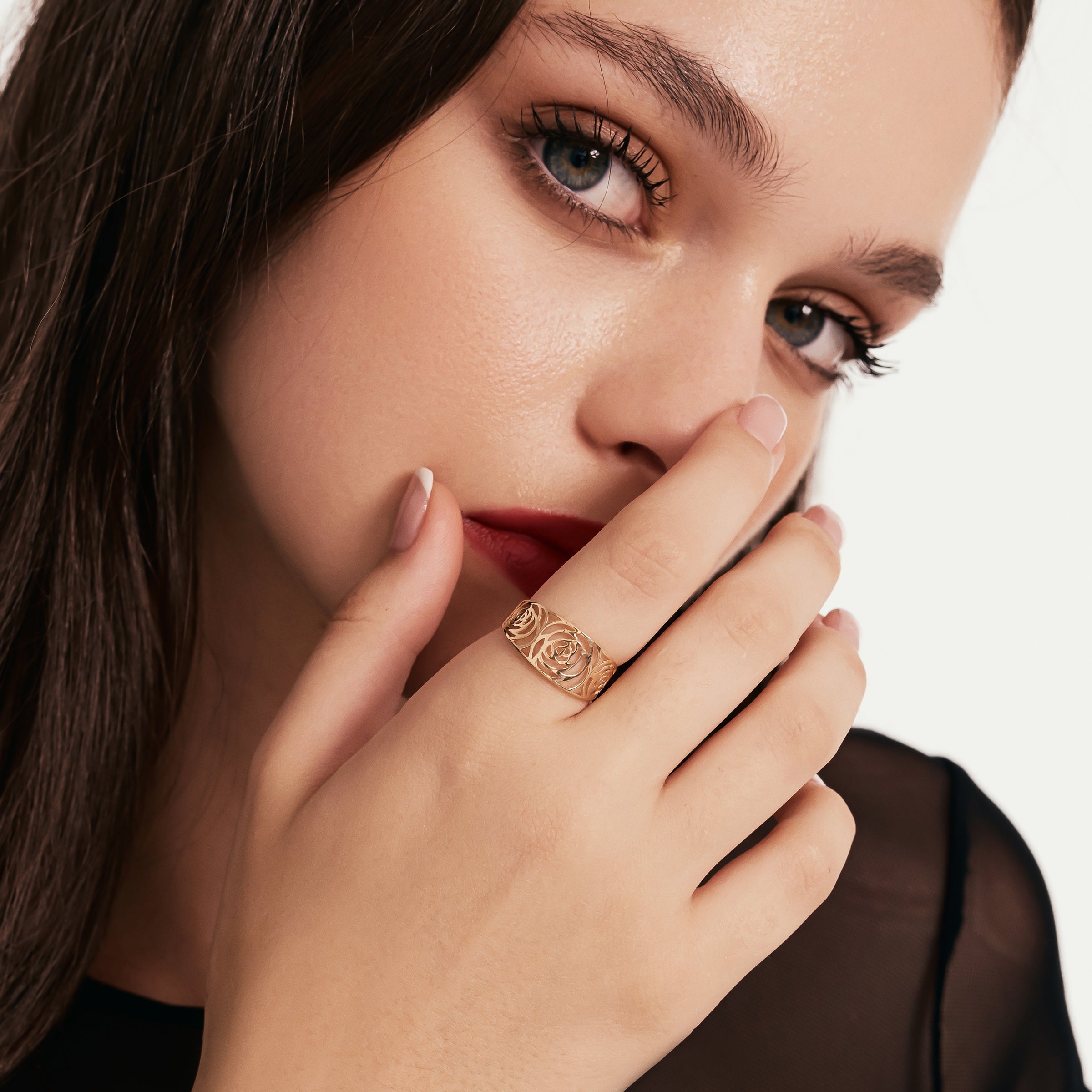 Gül Motifli Altın Yüzük