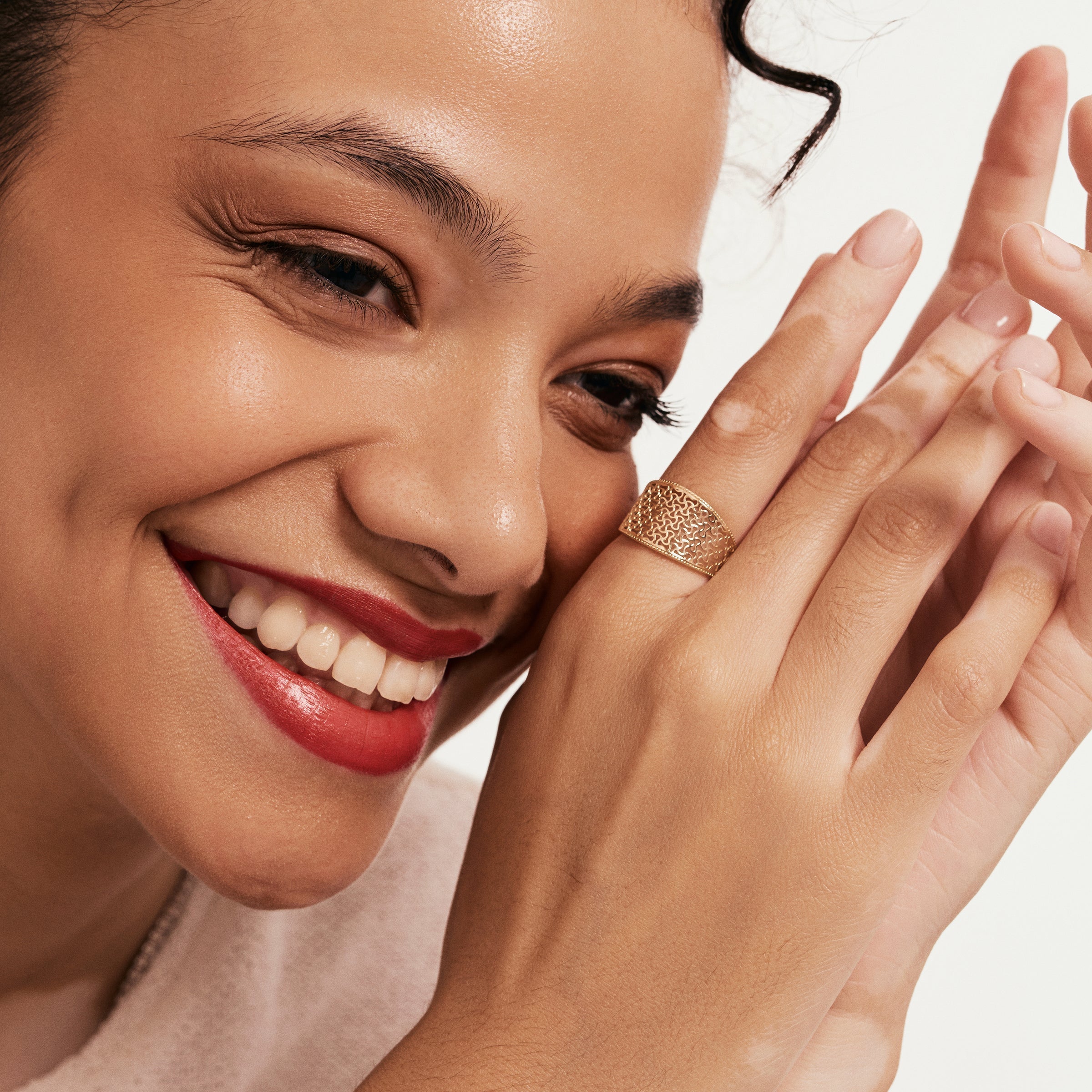 Motifli Tasarım Altın Yüzük