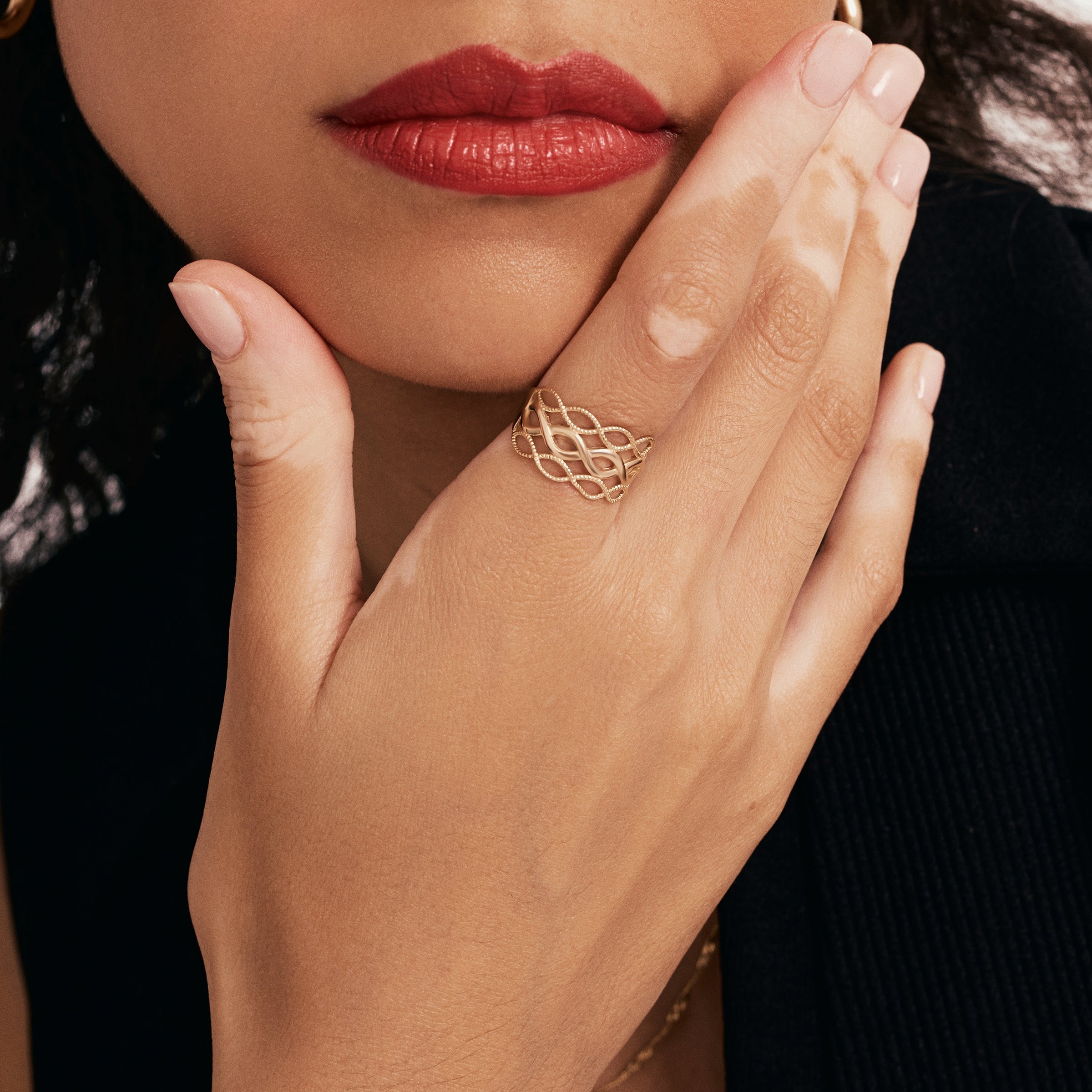 Motif Tasarımlı Altın Yüzük